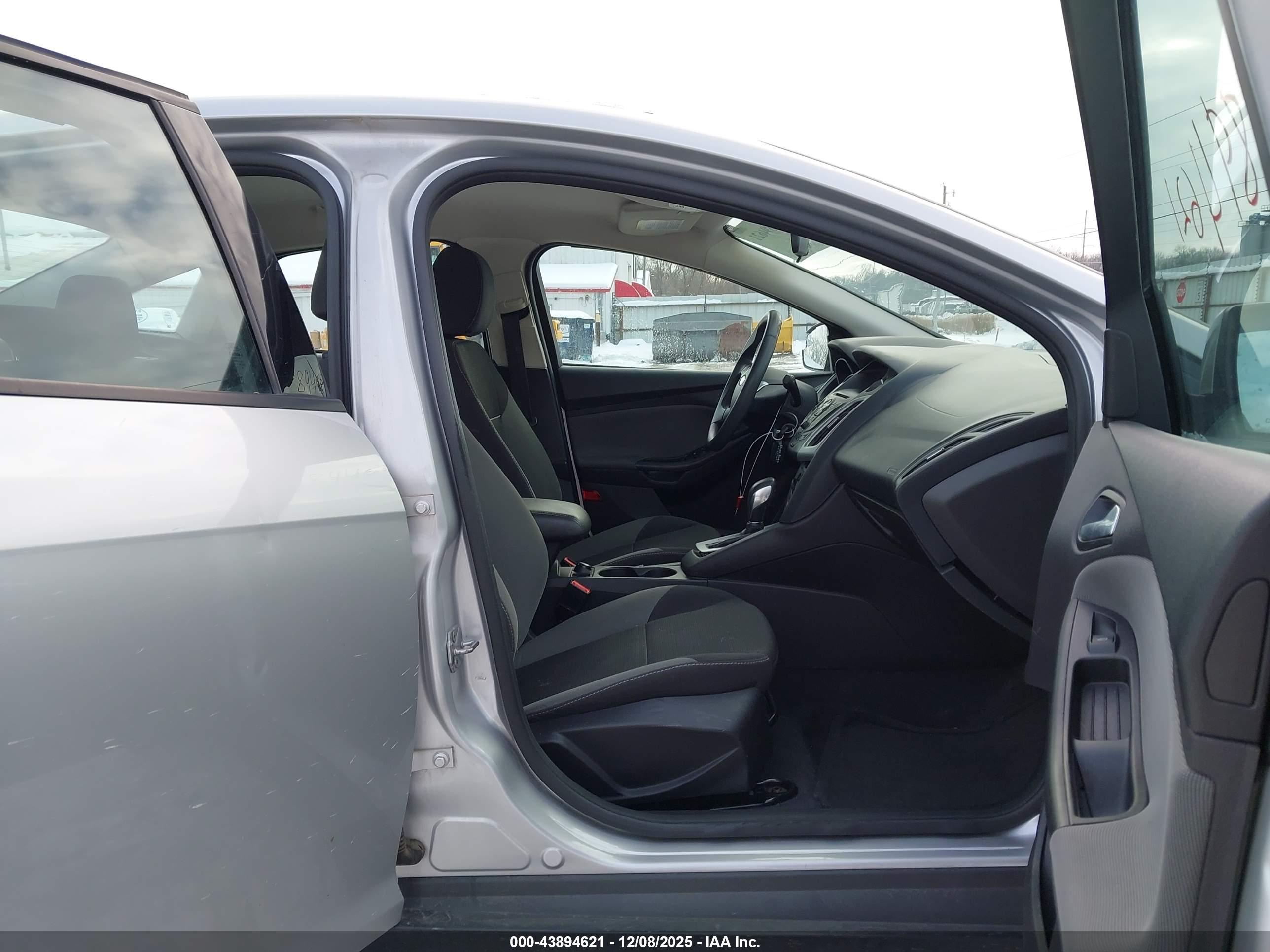 FORD FOCUS image 5