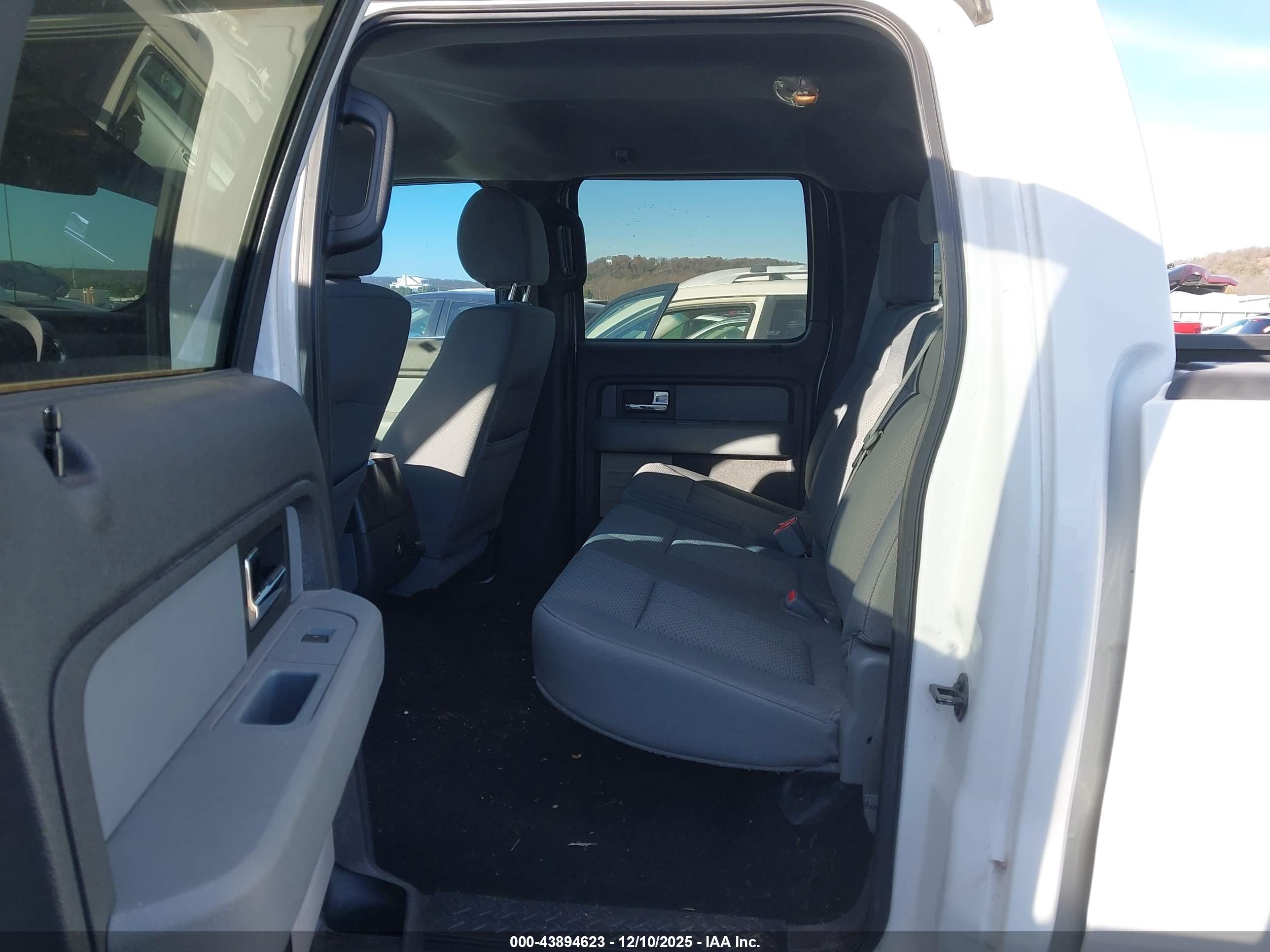 FORD F-150 image 8