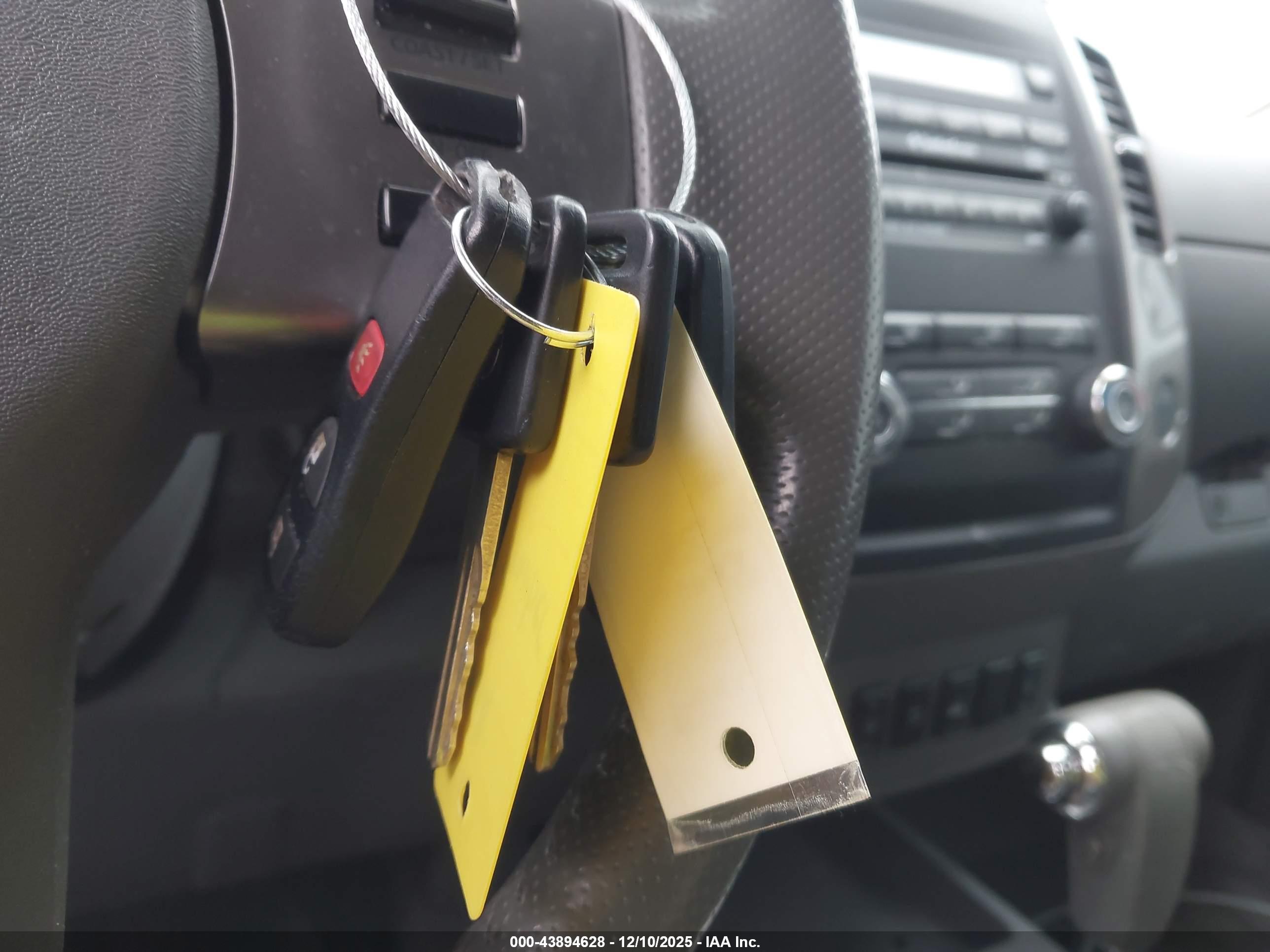 NISSAN FRONTIER image 11