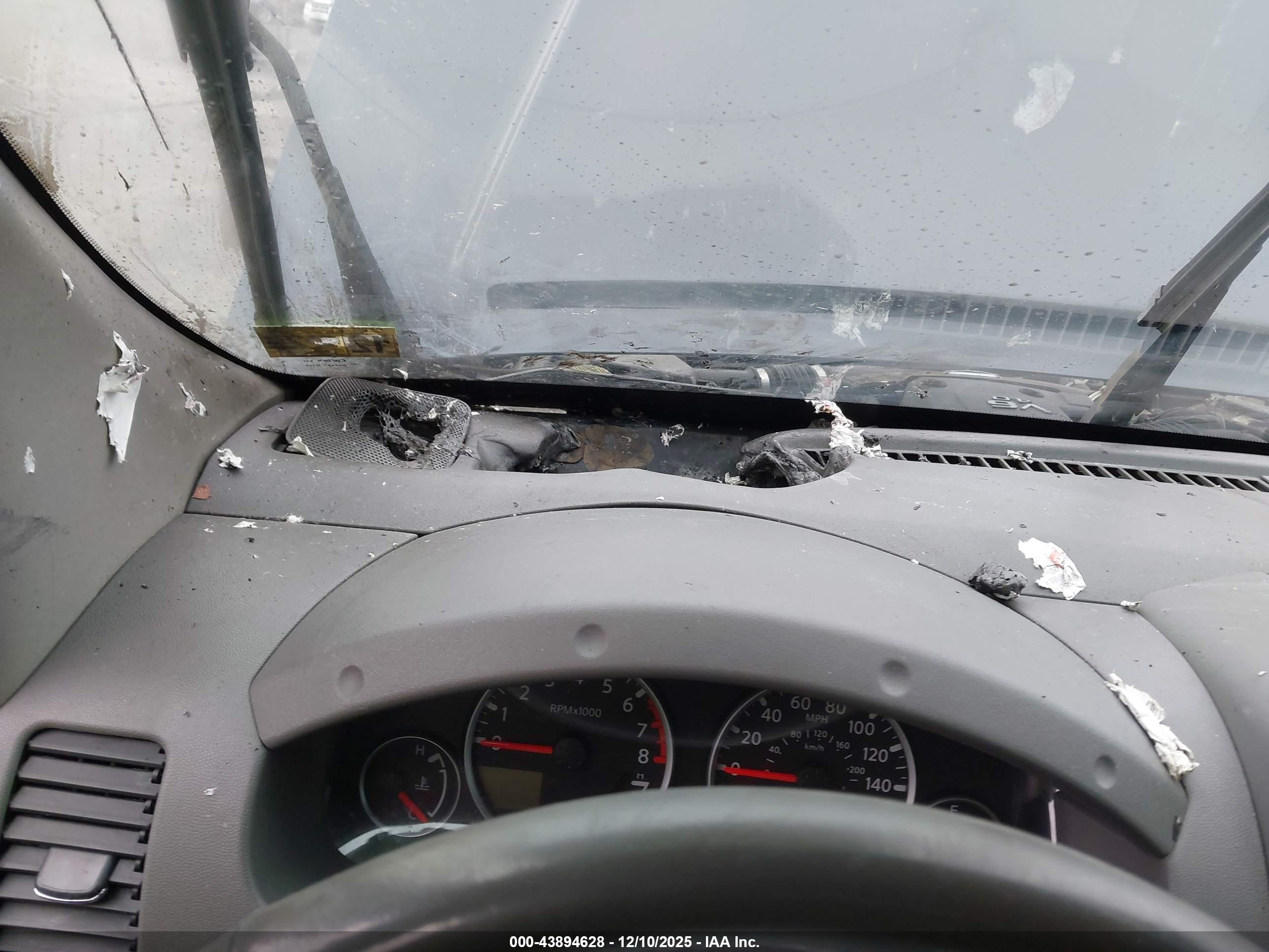 NISSAN FRONTIER image 6