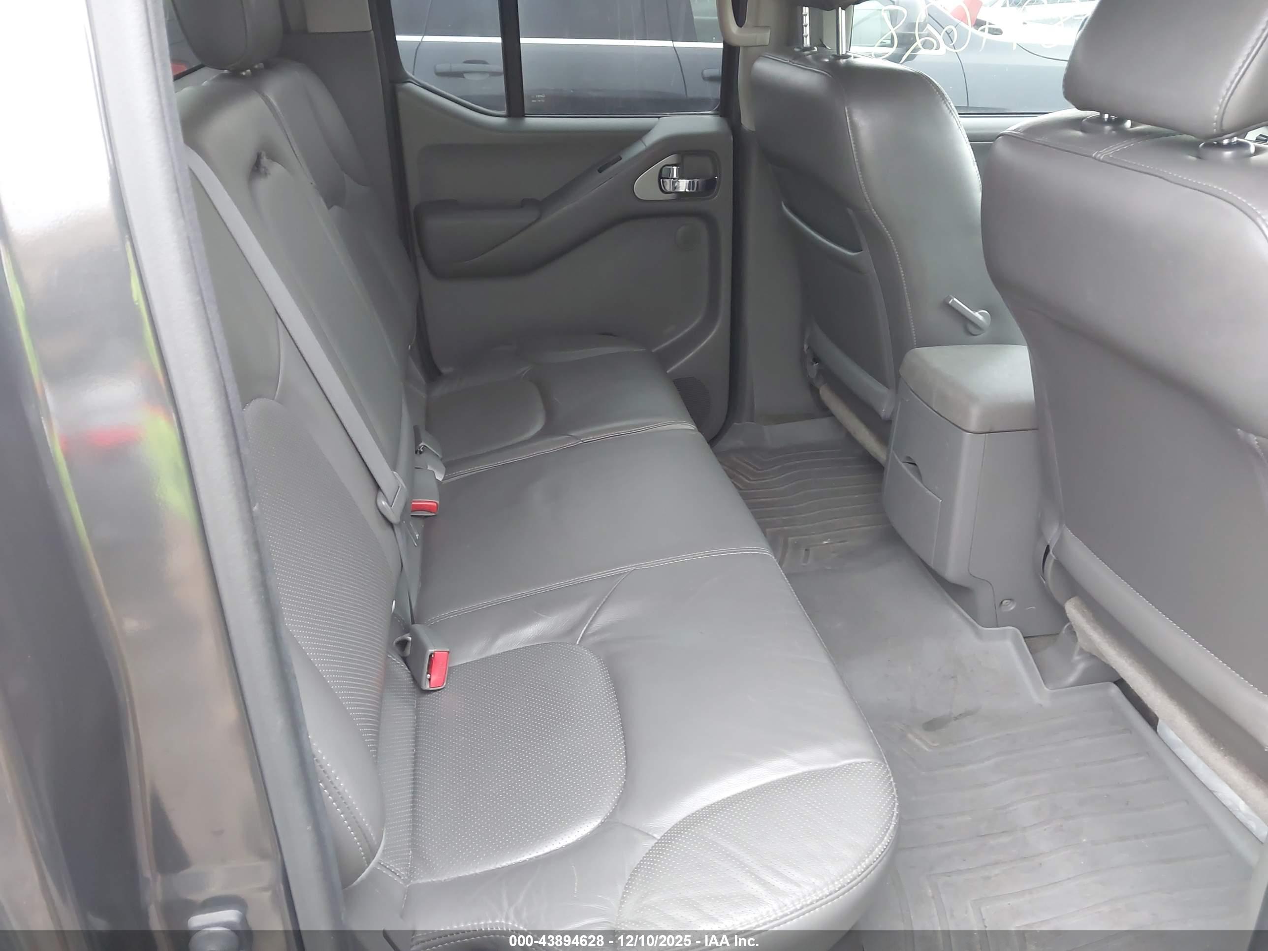 NISSAN FRONTIER image 8