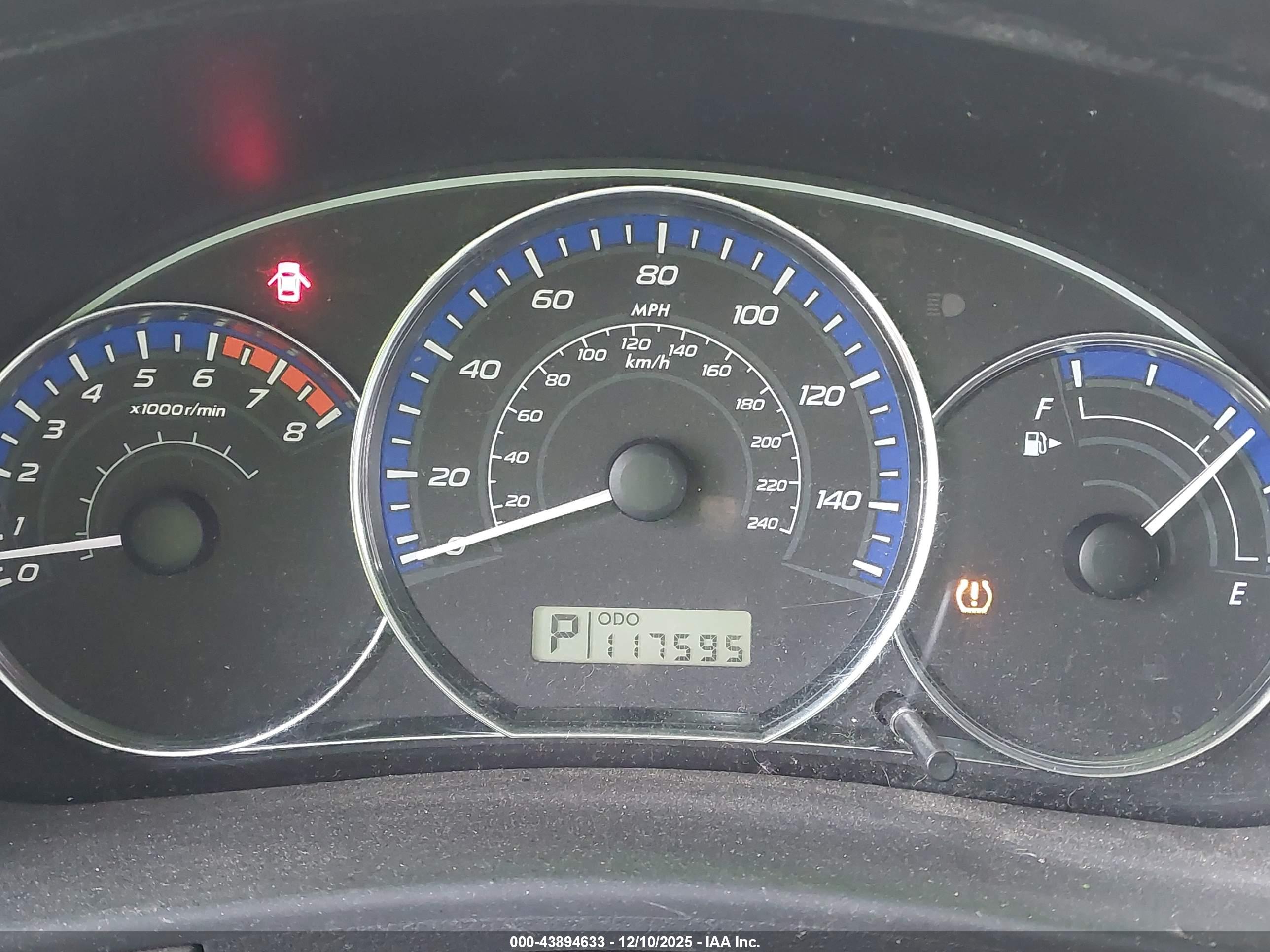 SUBARU FORESTER image 7