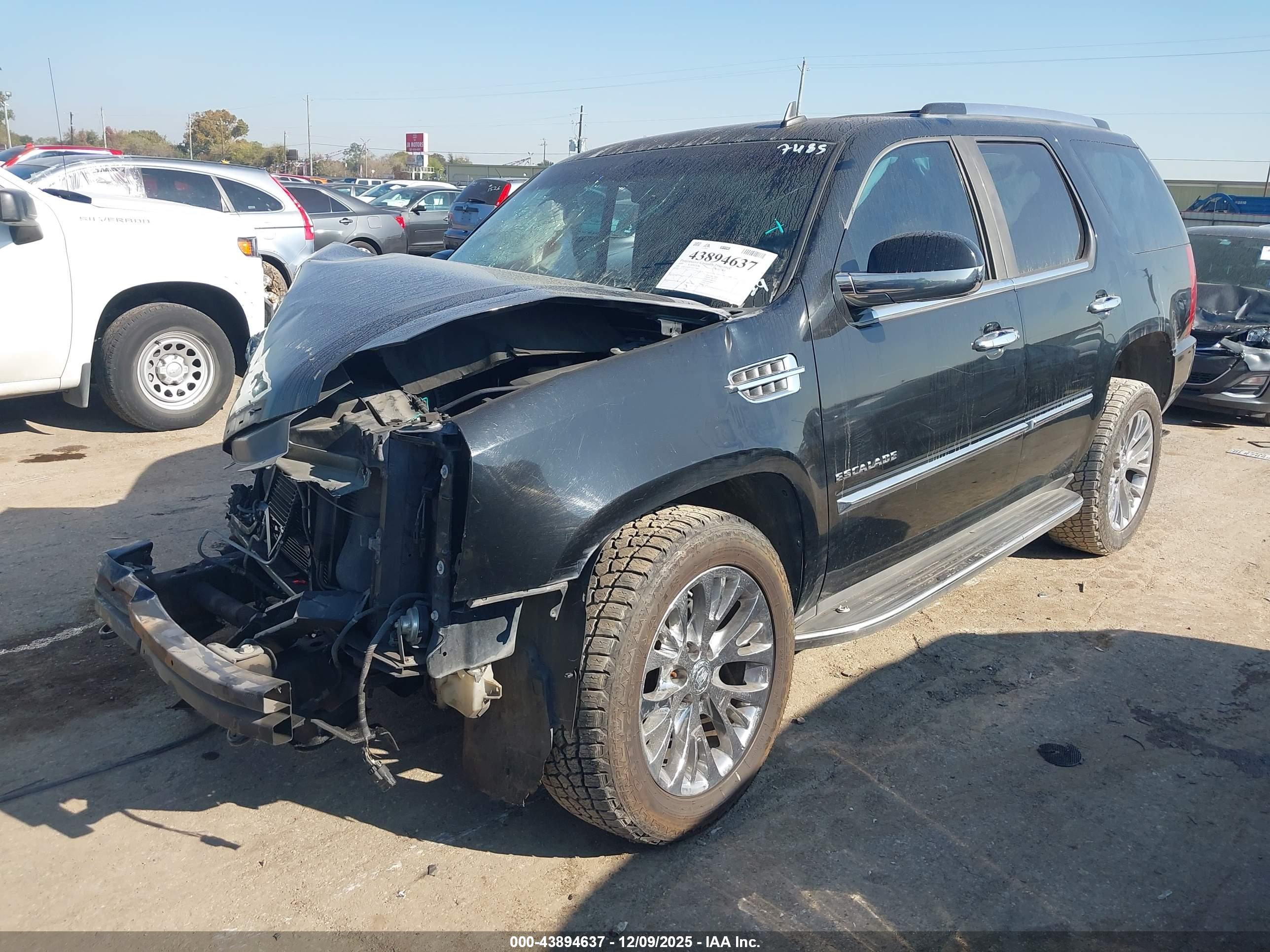 CADILLAC ESCALADE image 2