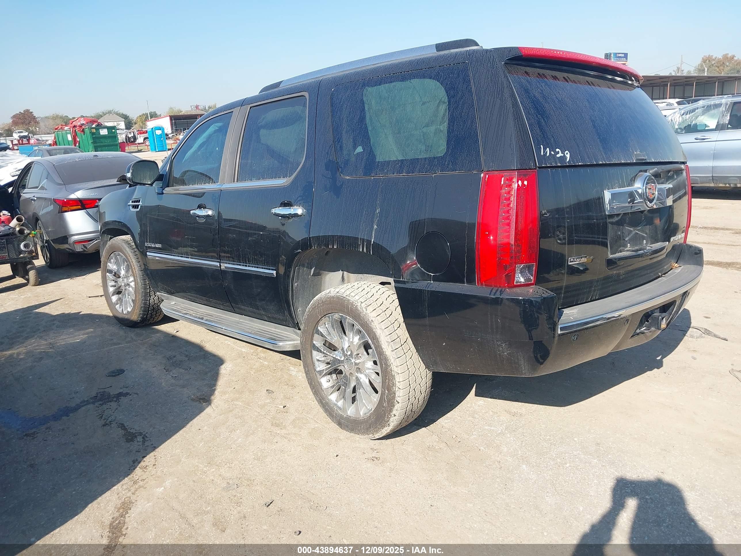 CADILLAC ESCALADE image 3