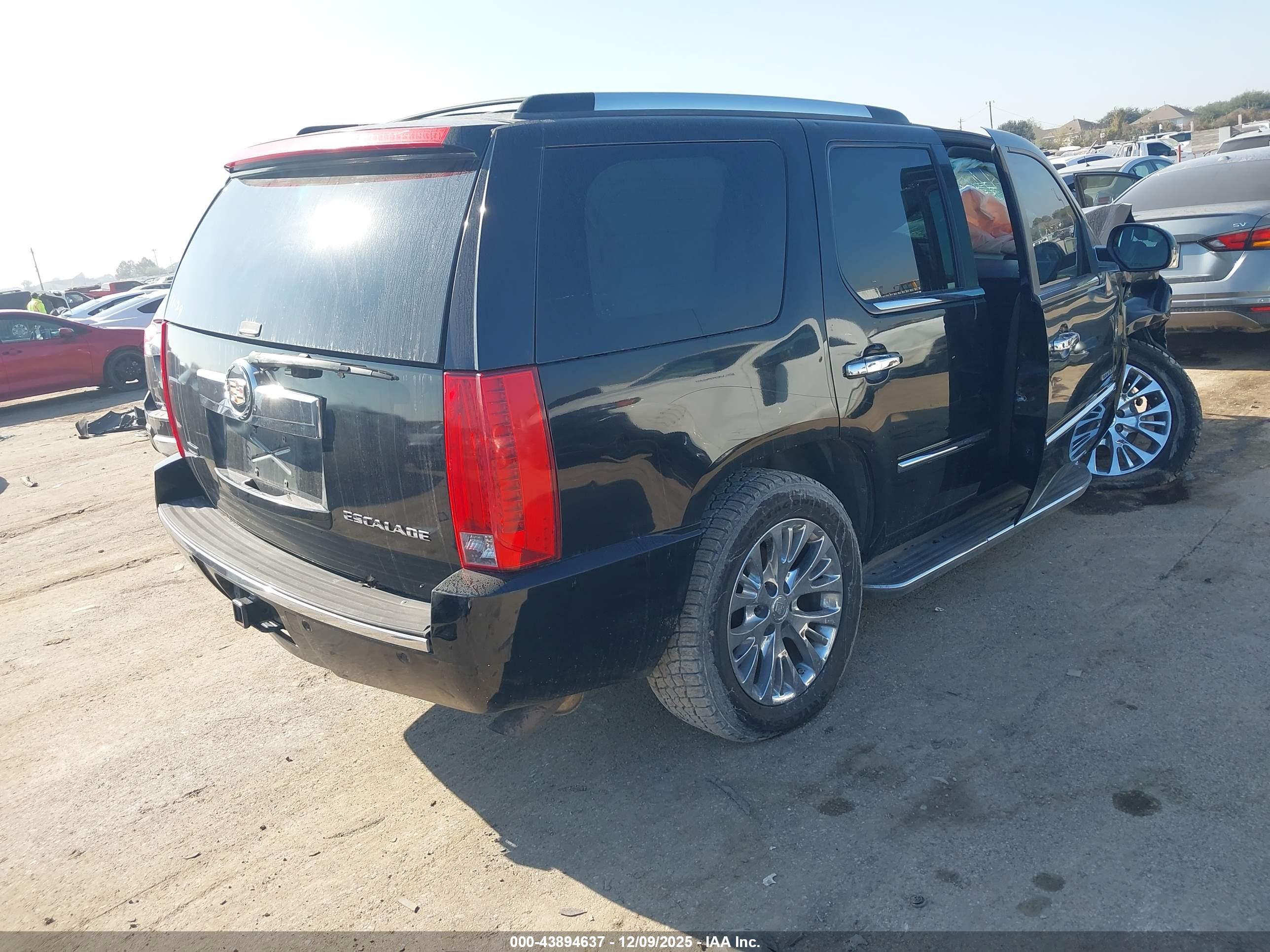 CADILLAC ESCALADE image 4