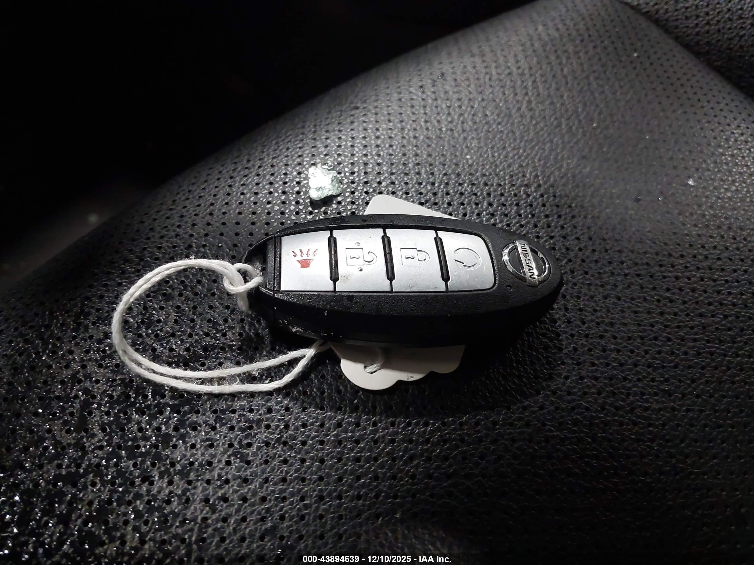 NISSAN ROGUE image 11