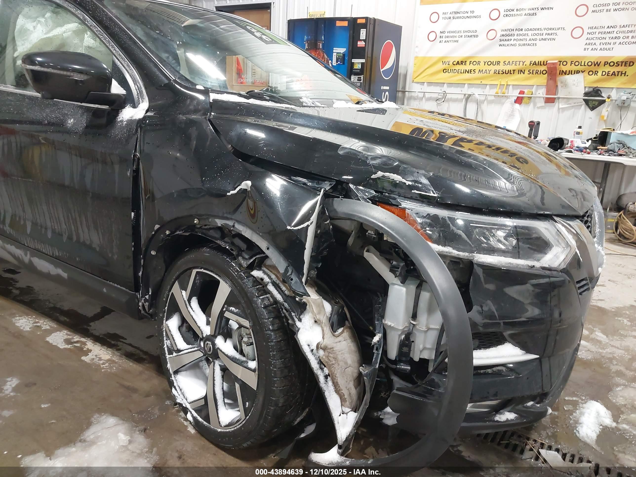 NISSAN ROGUE image 6