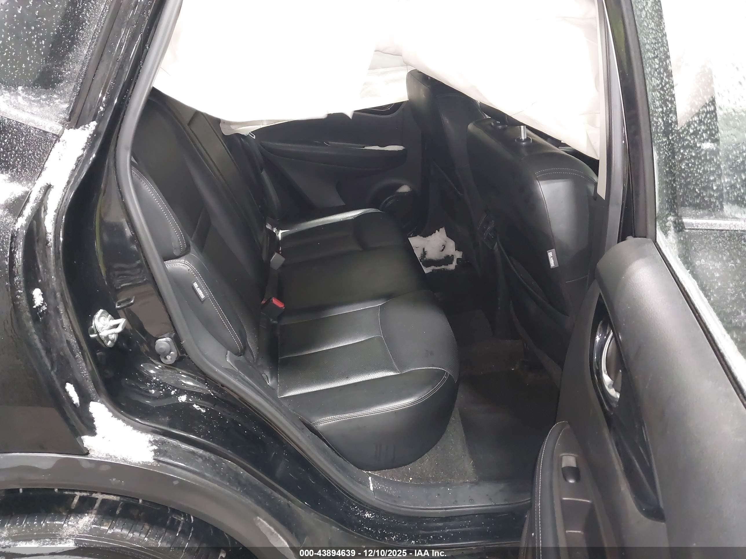 NISSAN ROGUE image 8