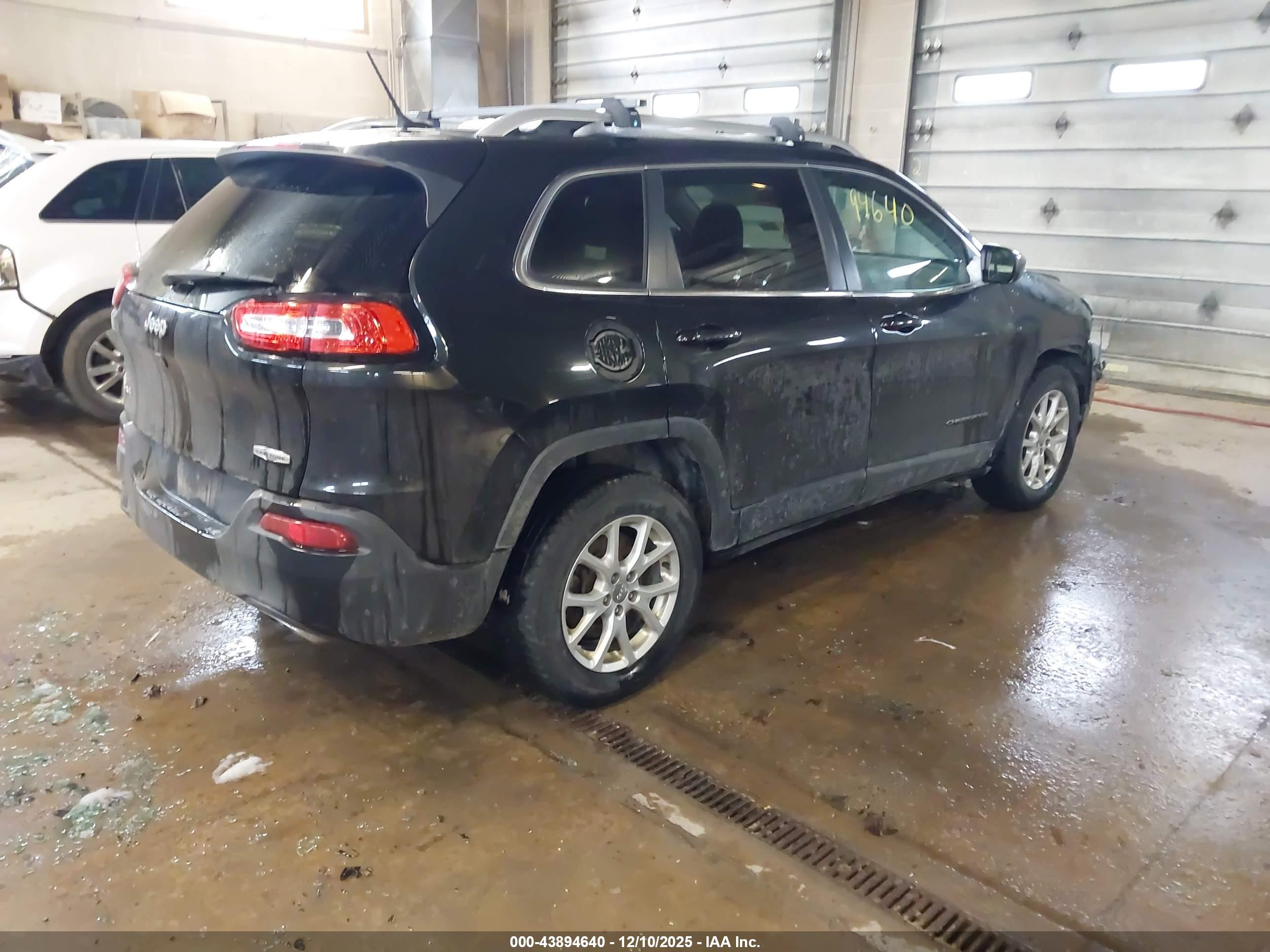 JEEP CHEROKEE image 4