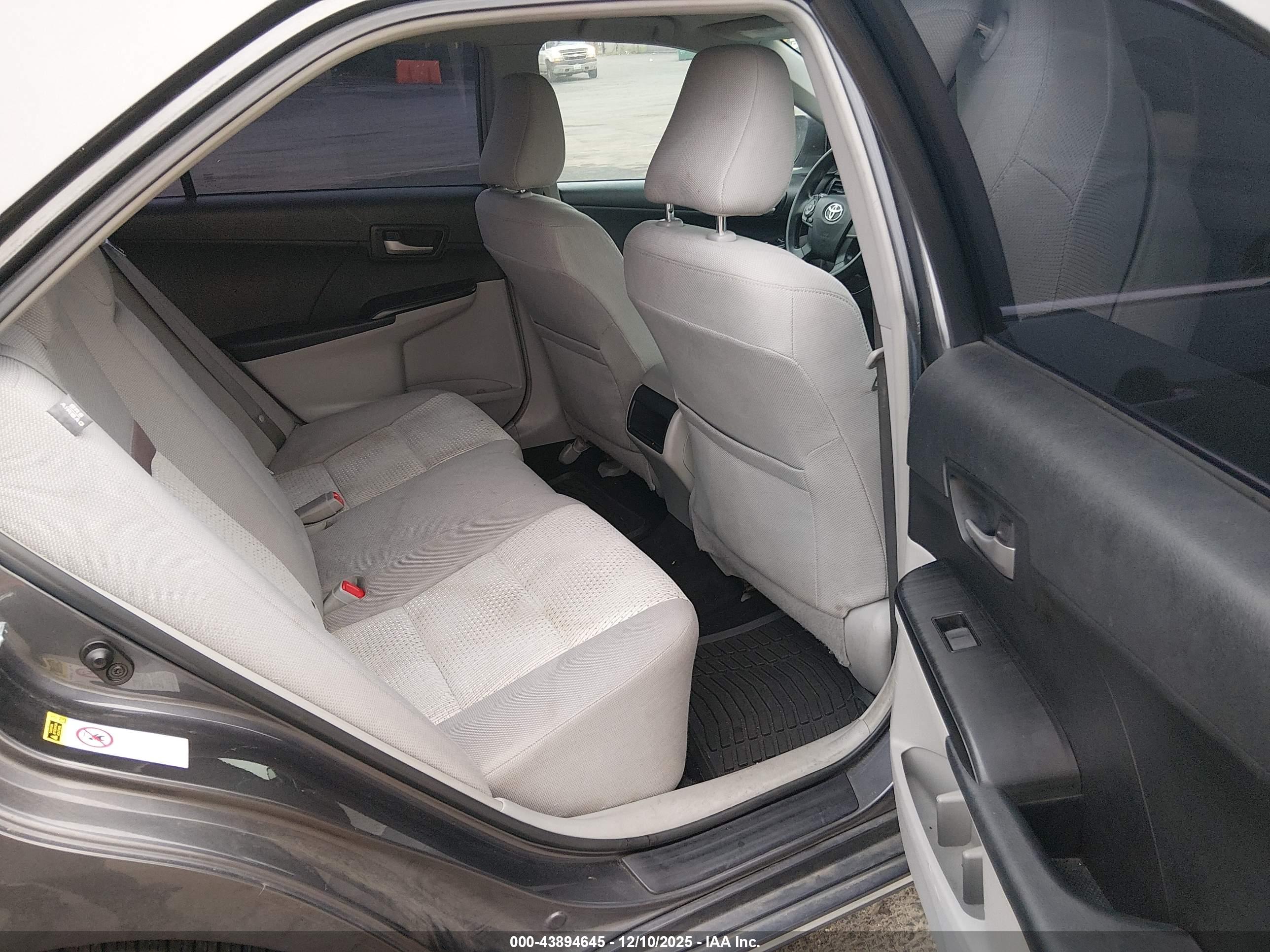 TOYOTA CAMRY image 8