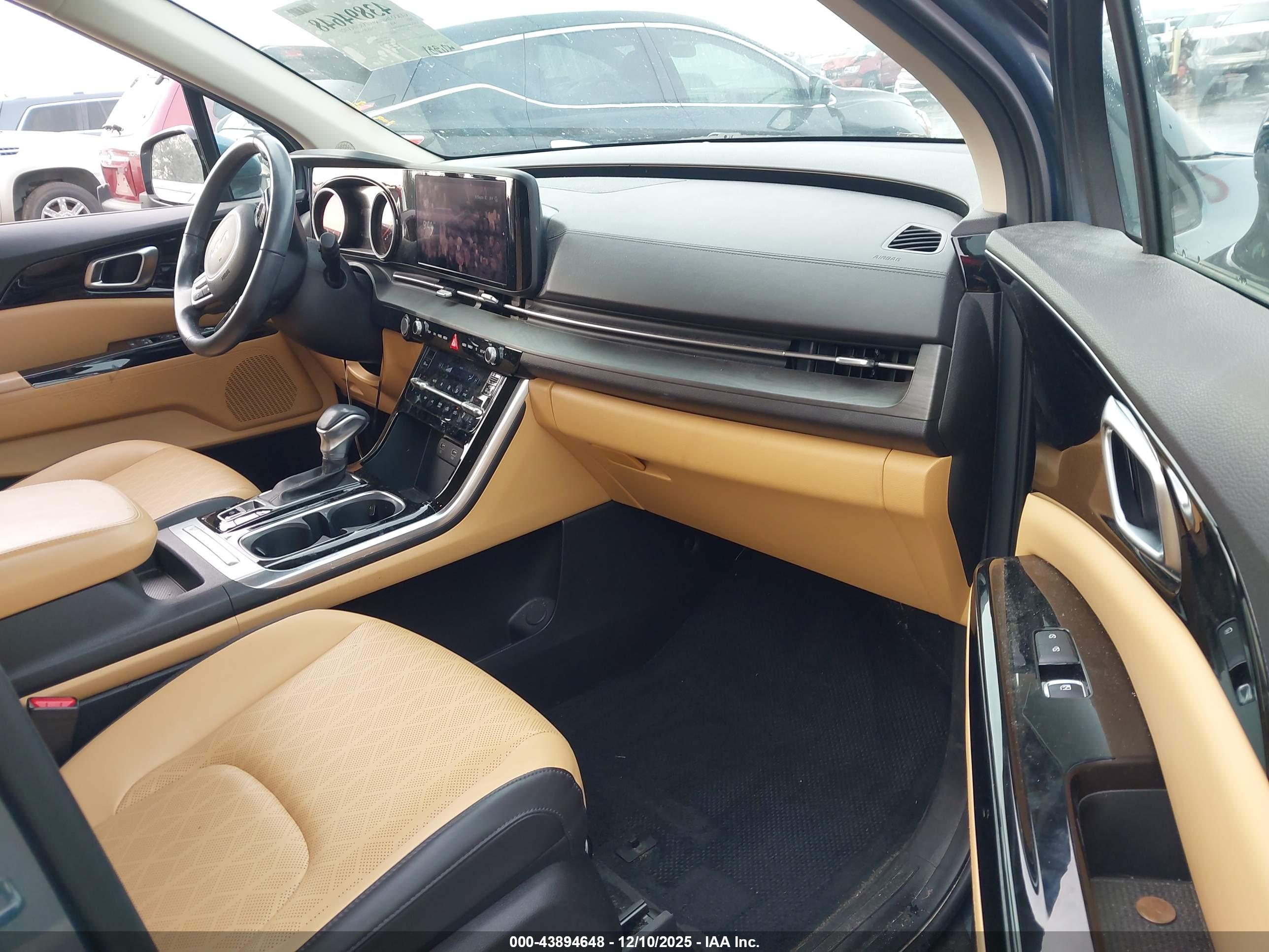 KIA CARNIVAL image 5