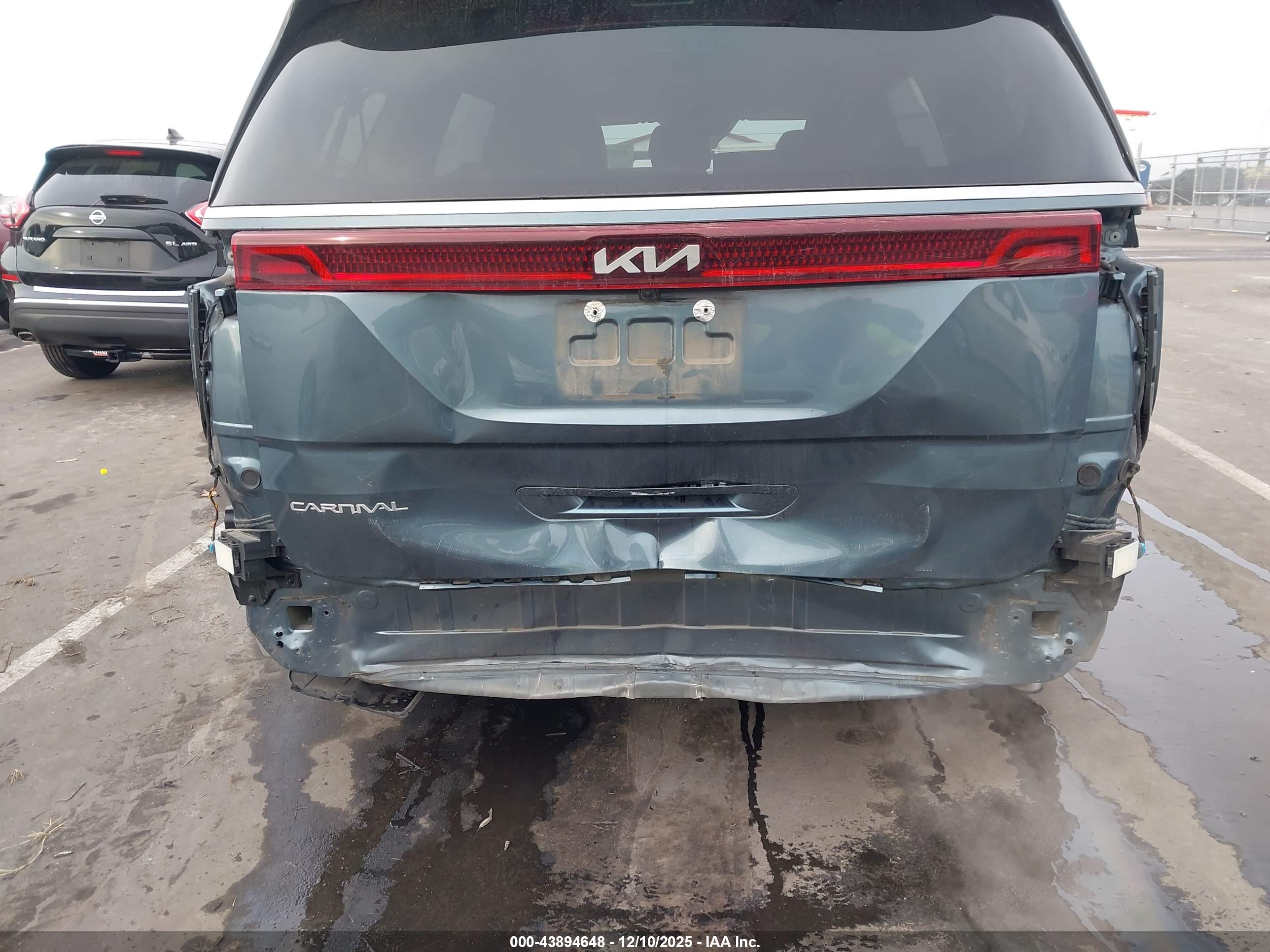 KIA CARNIVAL image 6