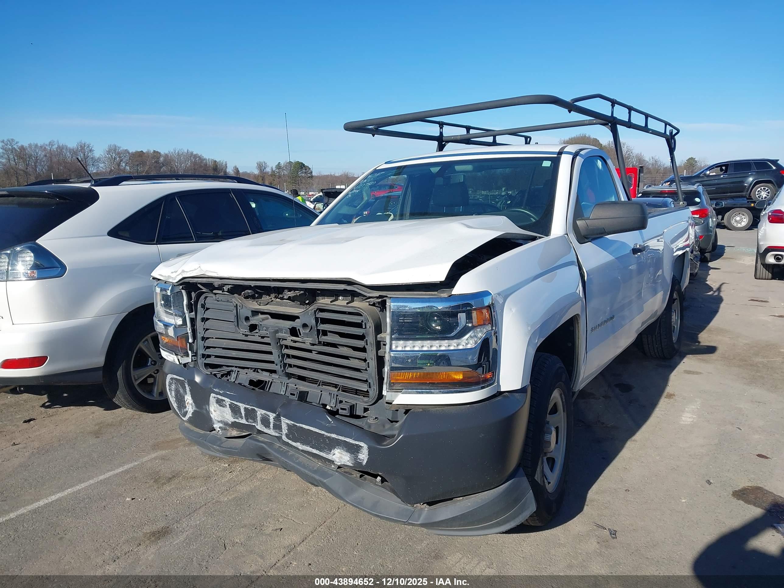 CHEVROLET SILVERADO image 2