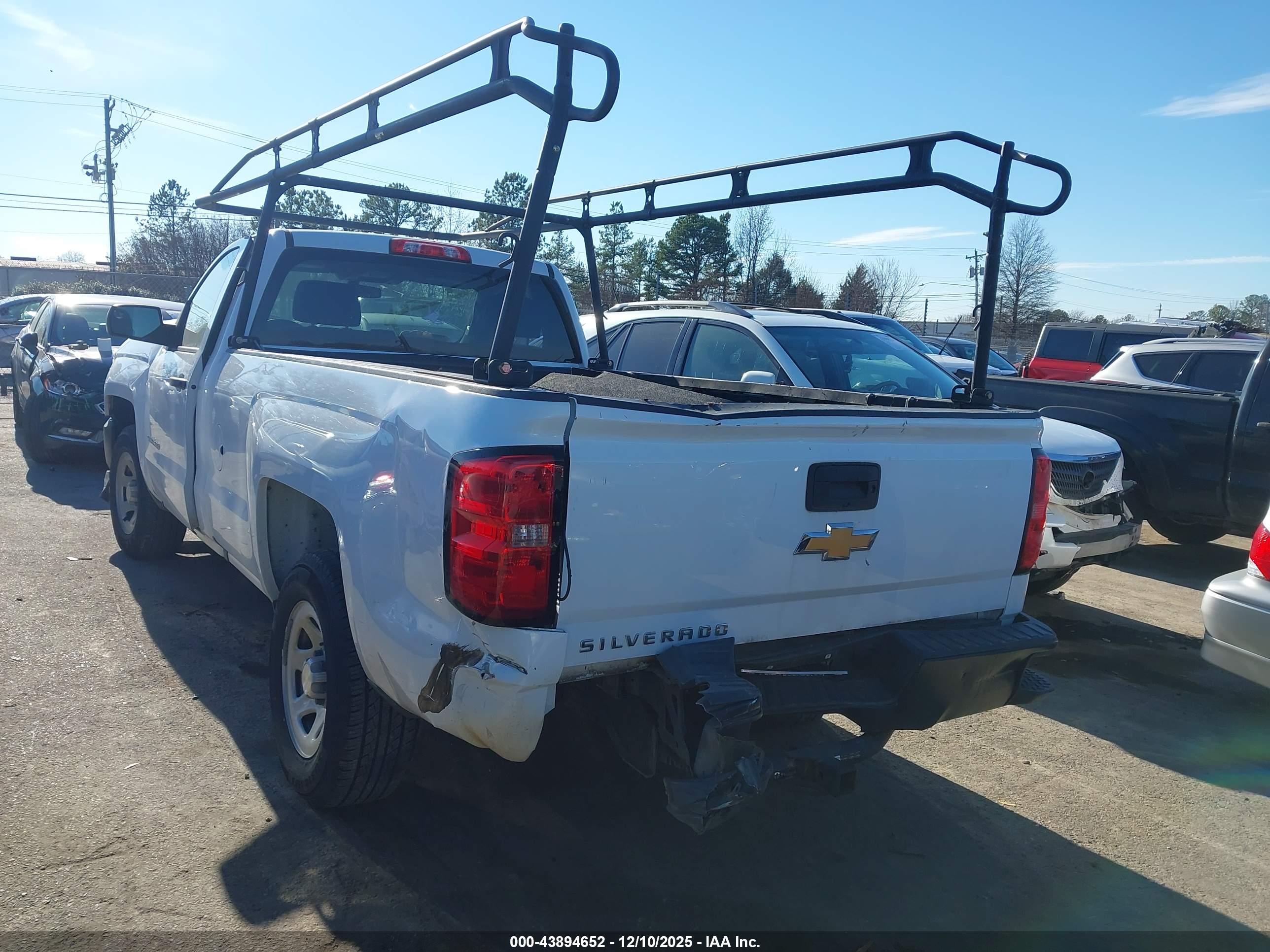 CHEVROLET SILVERADO image 3