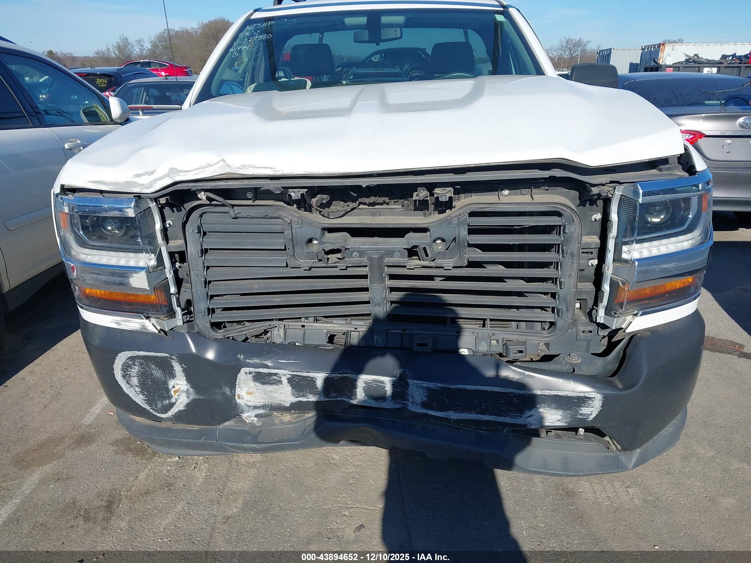 CHEVROLET SILVERADO image 6