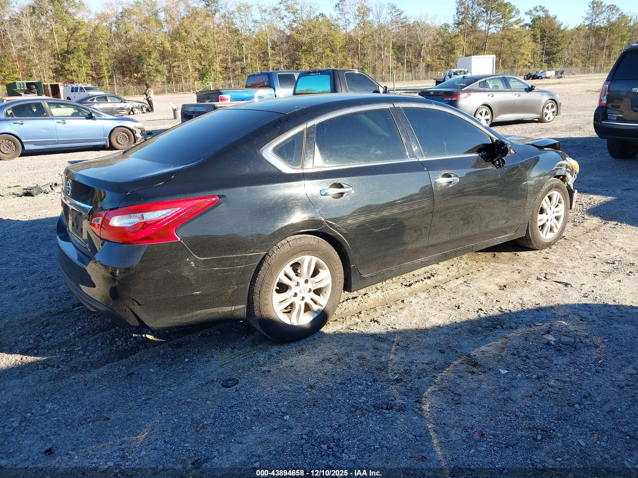 NISSAN ALTIMA image 4