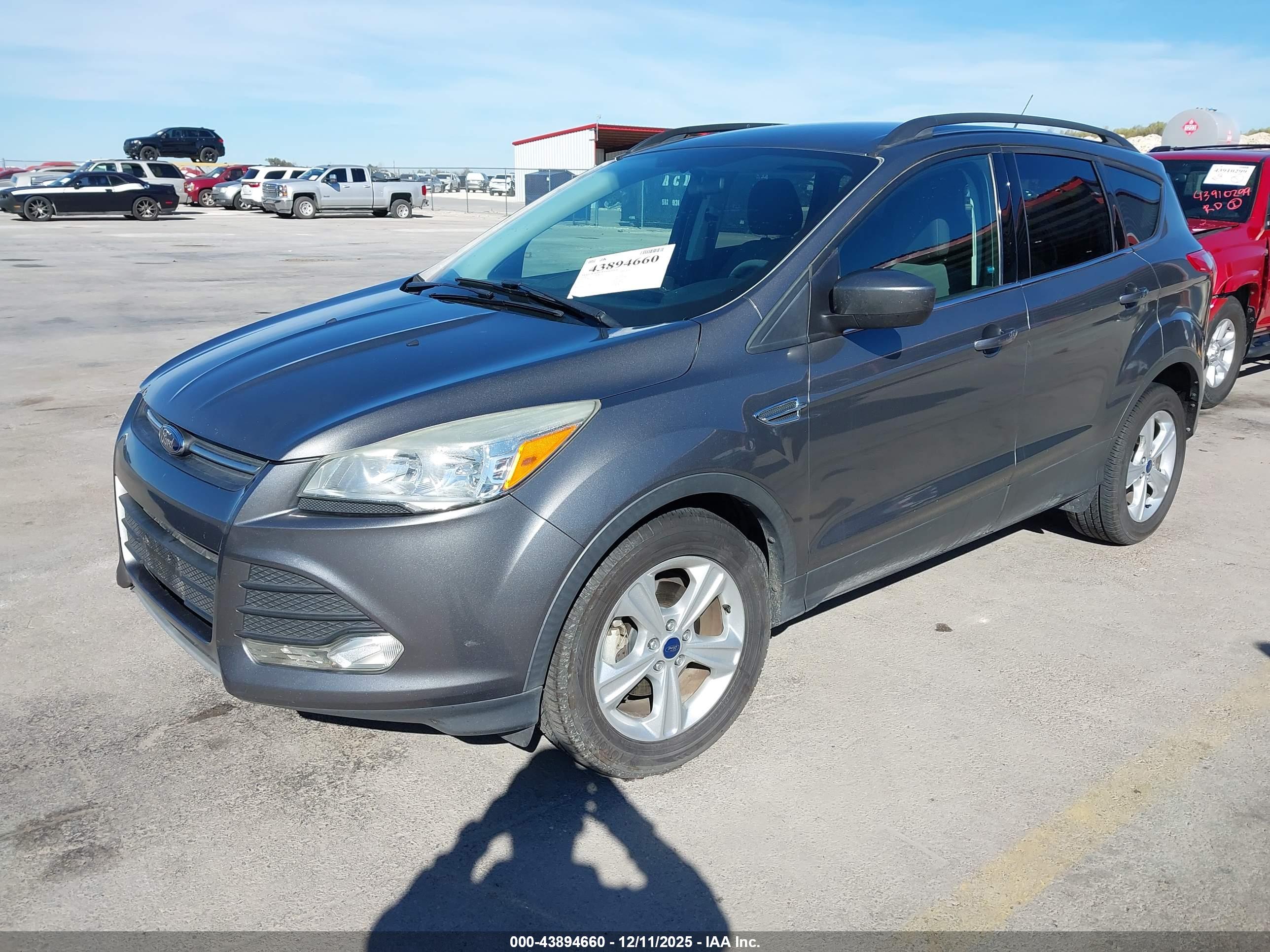 FORD ESCAPE image 2