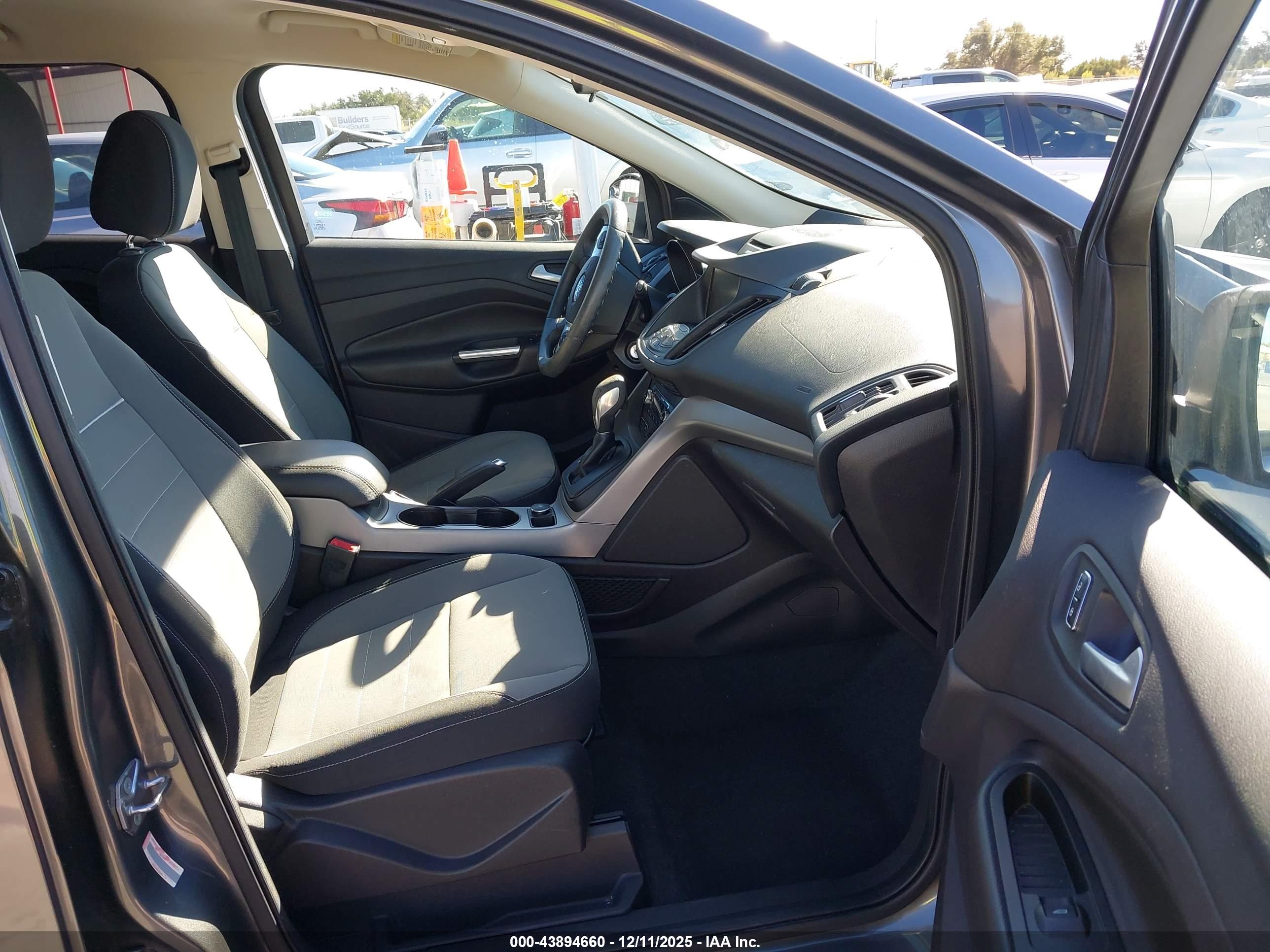 FORD ESCAPE image 5