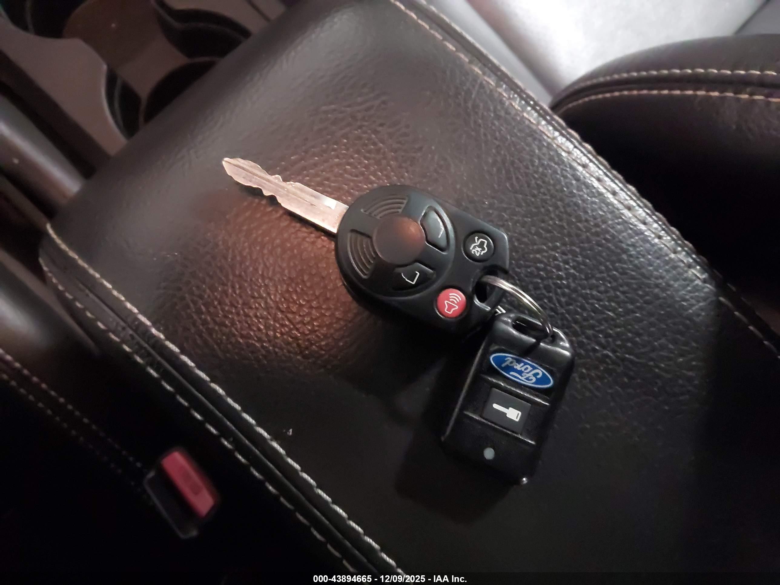 FORD FUSION image 11