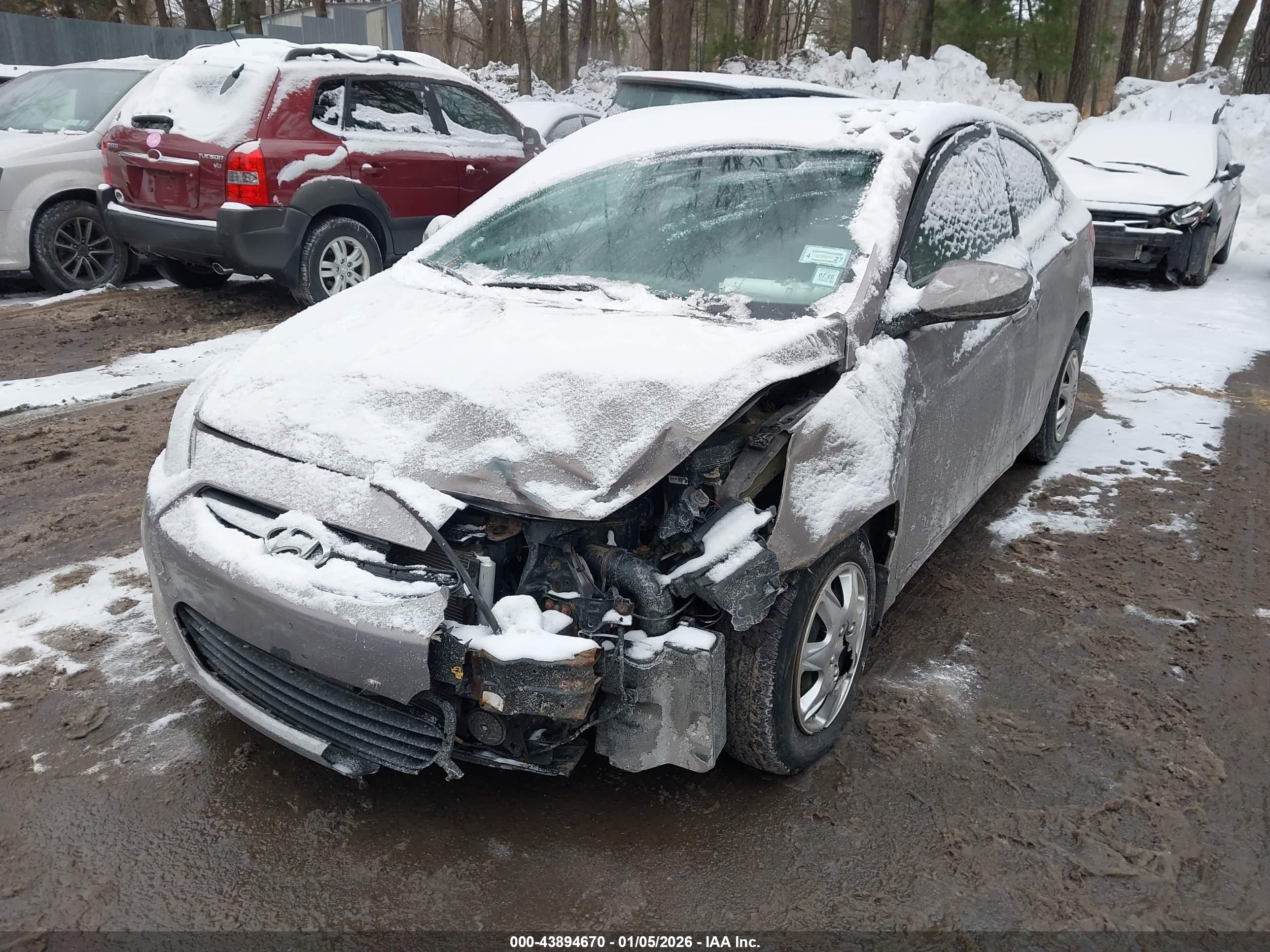 HYUNDAI ACCENT image 6