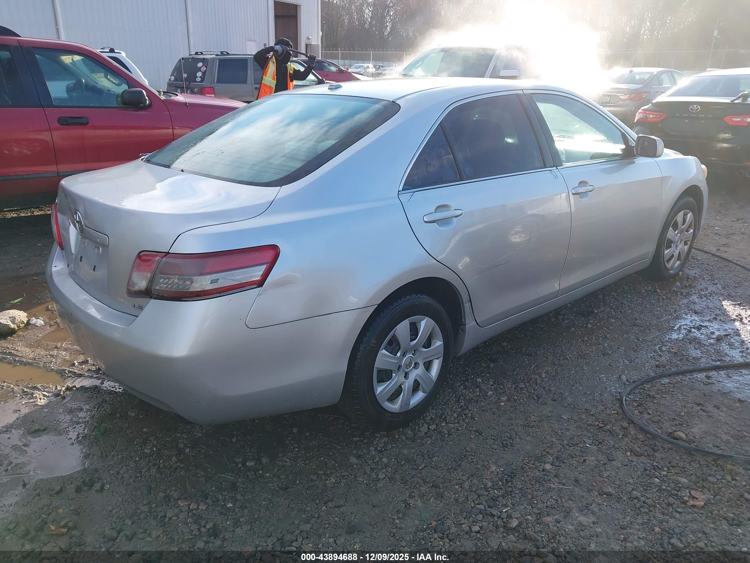 TOYOTA CAMRY image 4