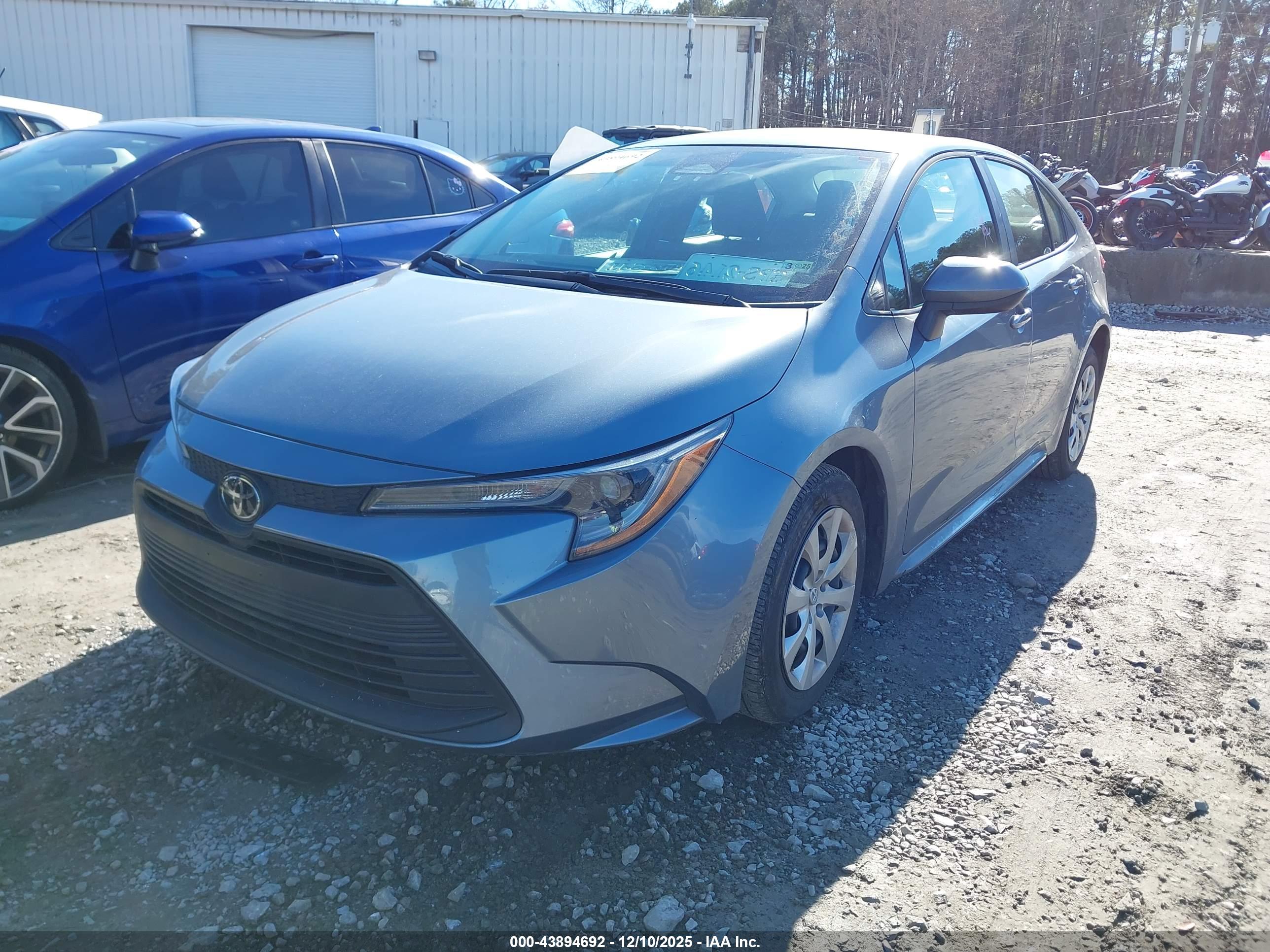 TOYOTA COROLLA image 2