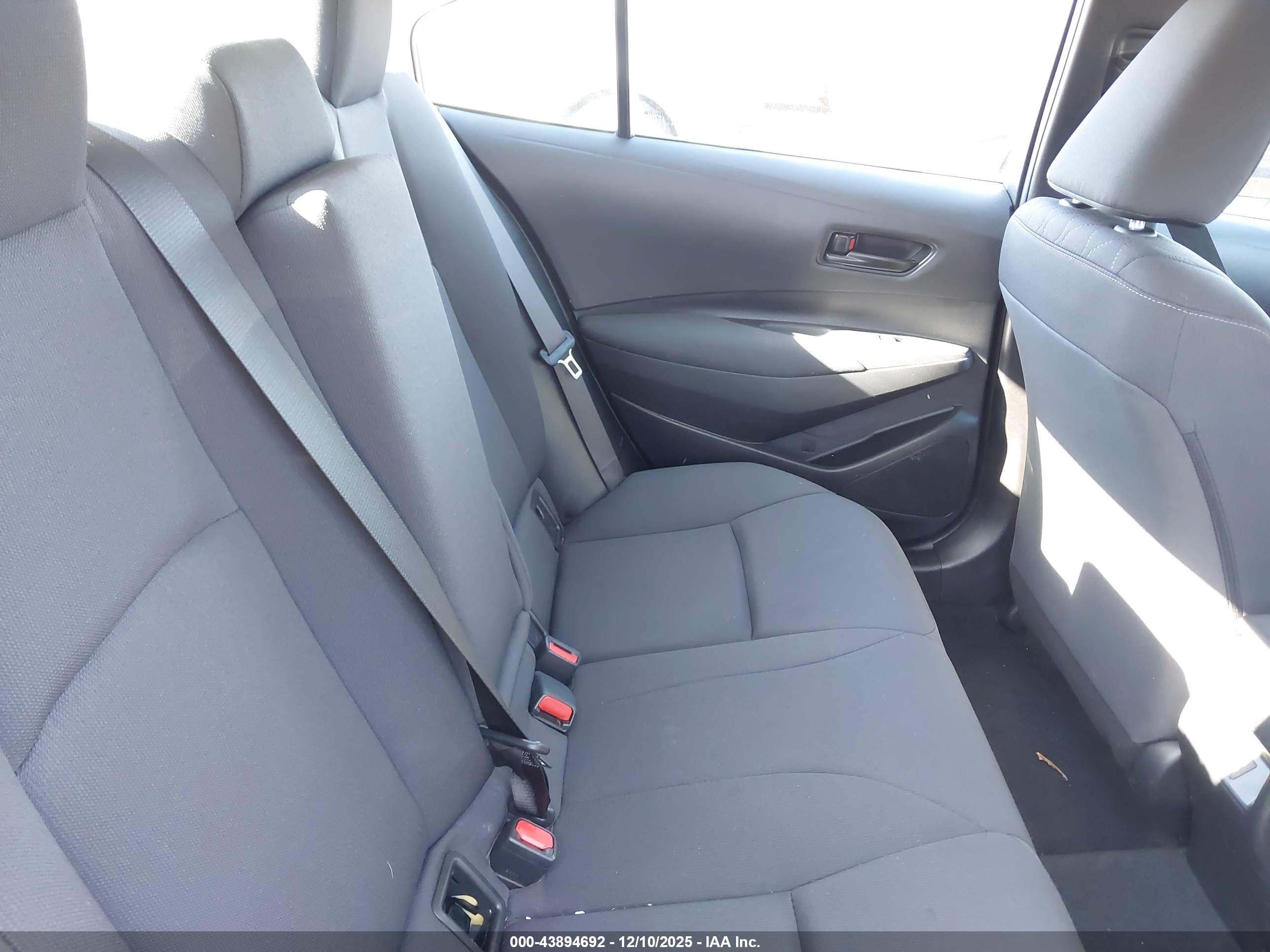 TOYOTA COROLLA image 8