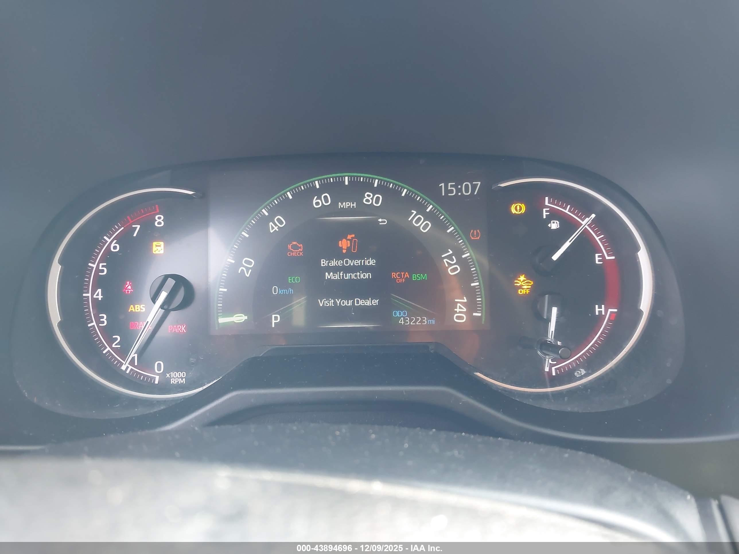 TOYOTA RAV4 image 7