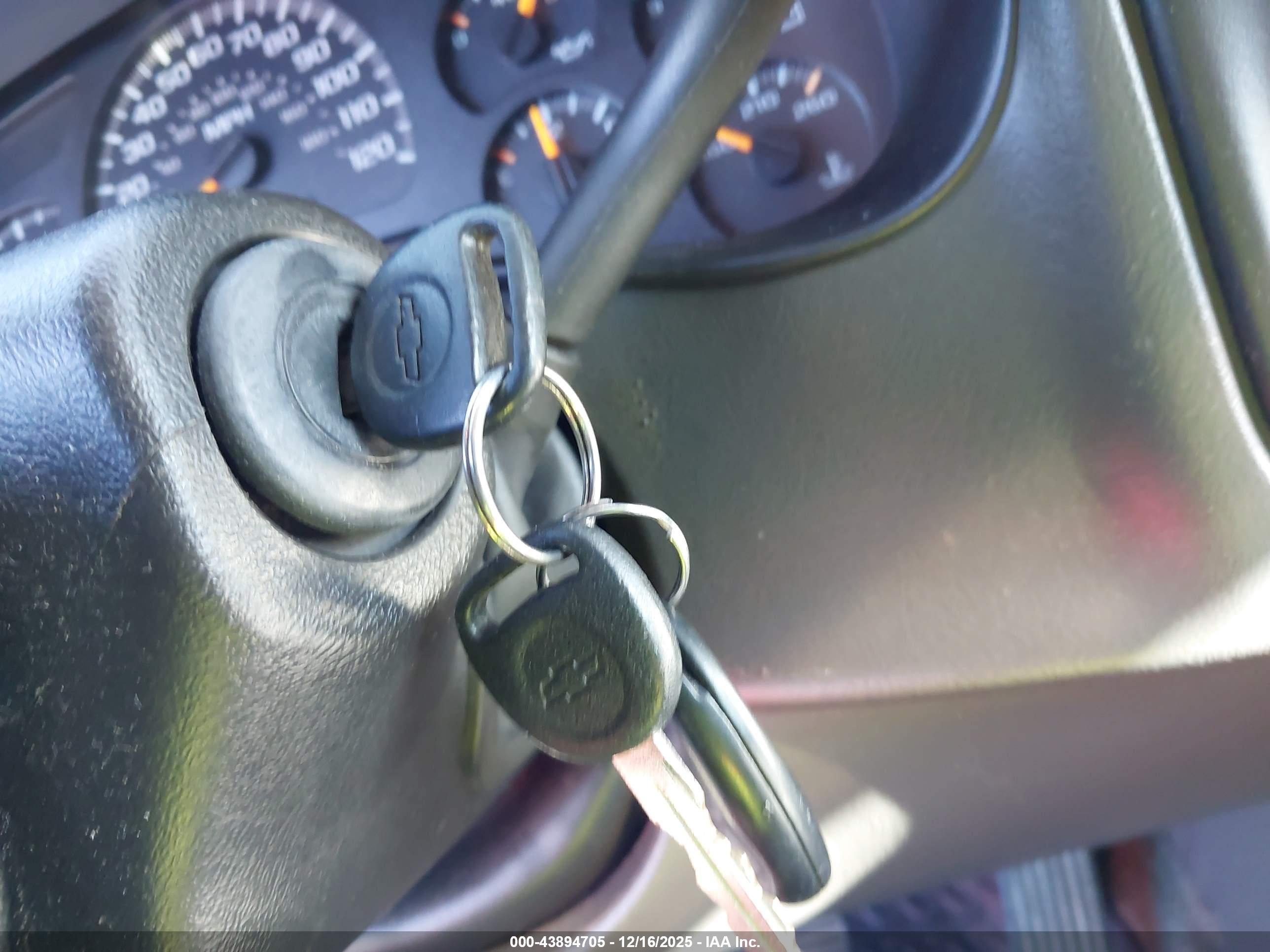 CHEVROLET AVALANCHE image 11