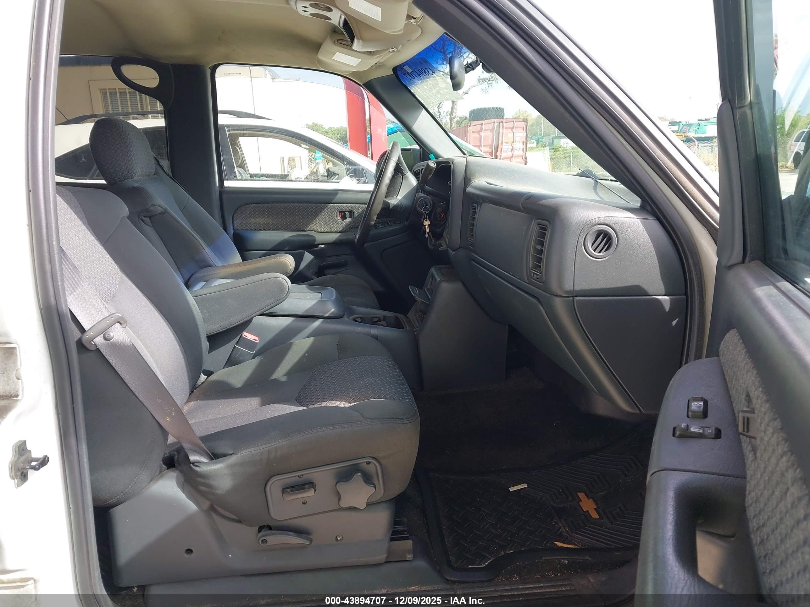 CHEVROLET AVALANCHE image 5