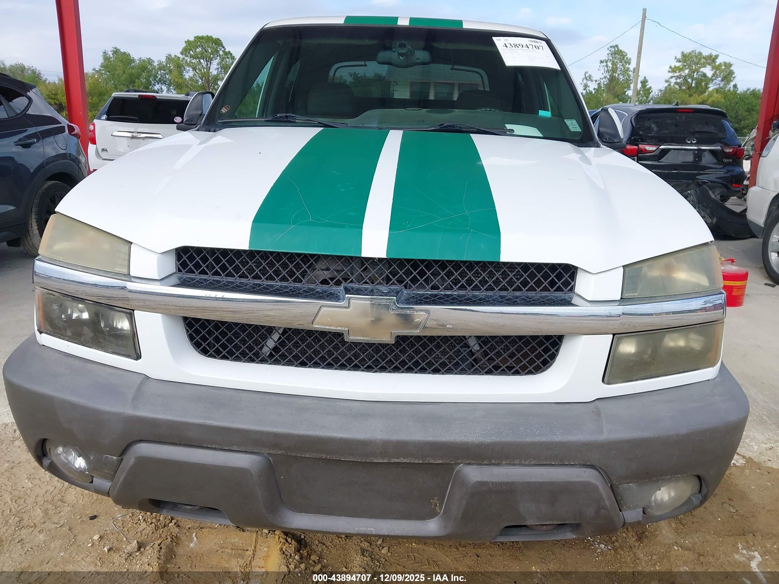 CHEVROLET AVALANCHE image 6