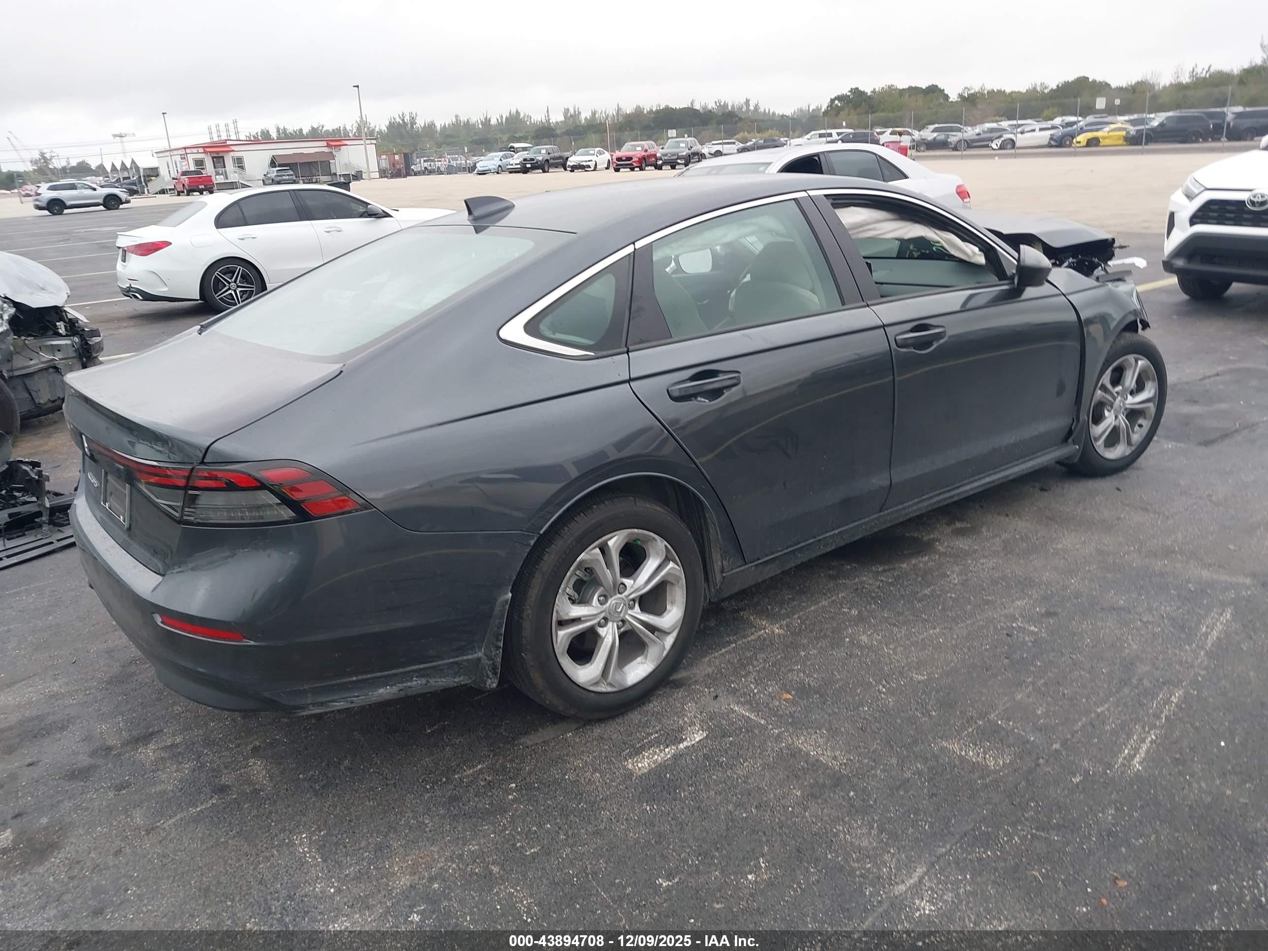 HONDA ACCORD image 4