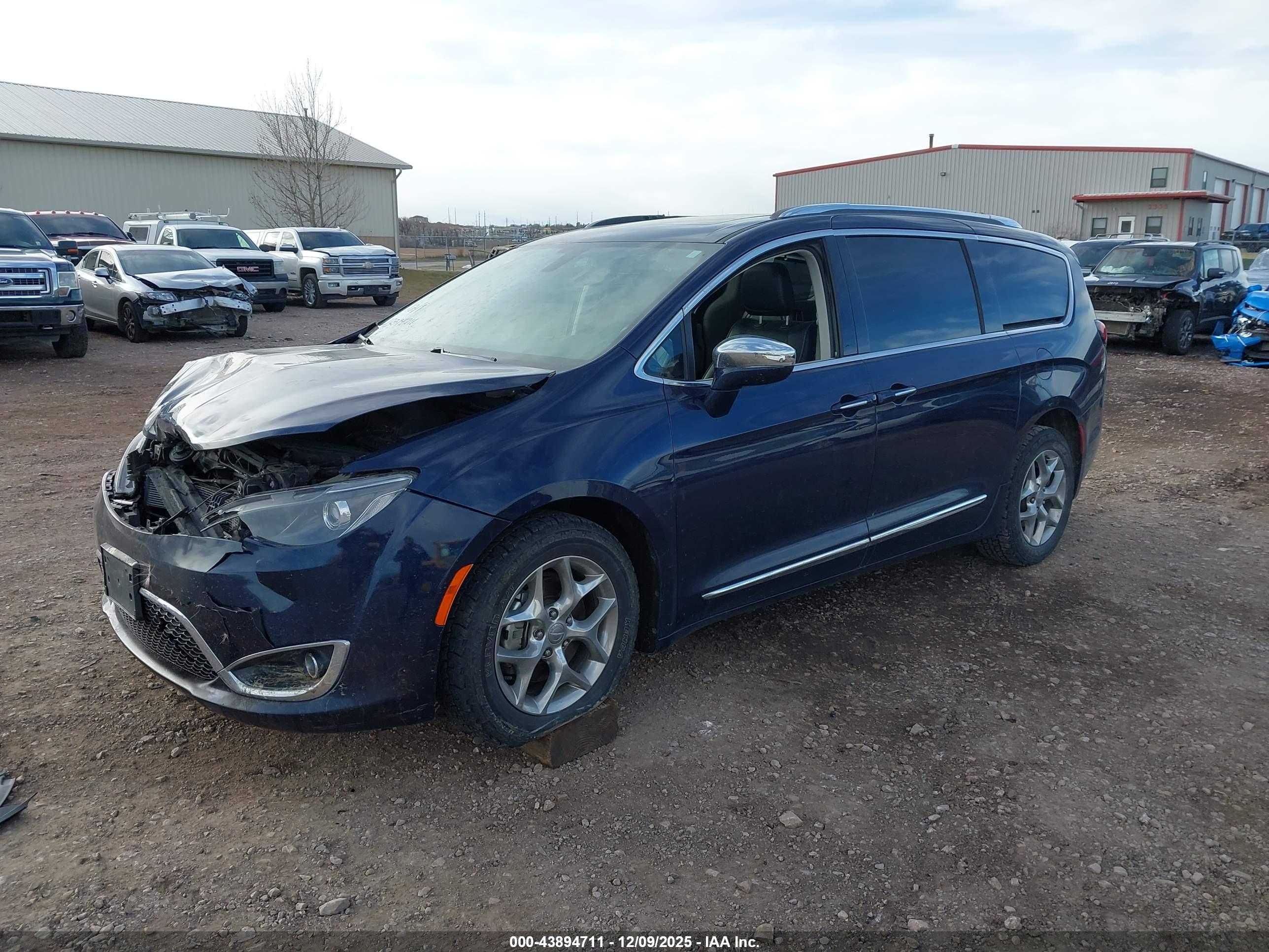 CHRYSLER PACIFICA image 2