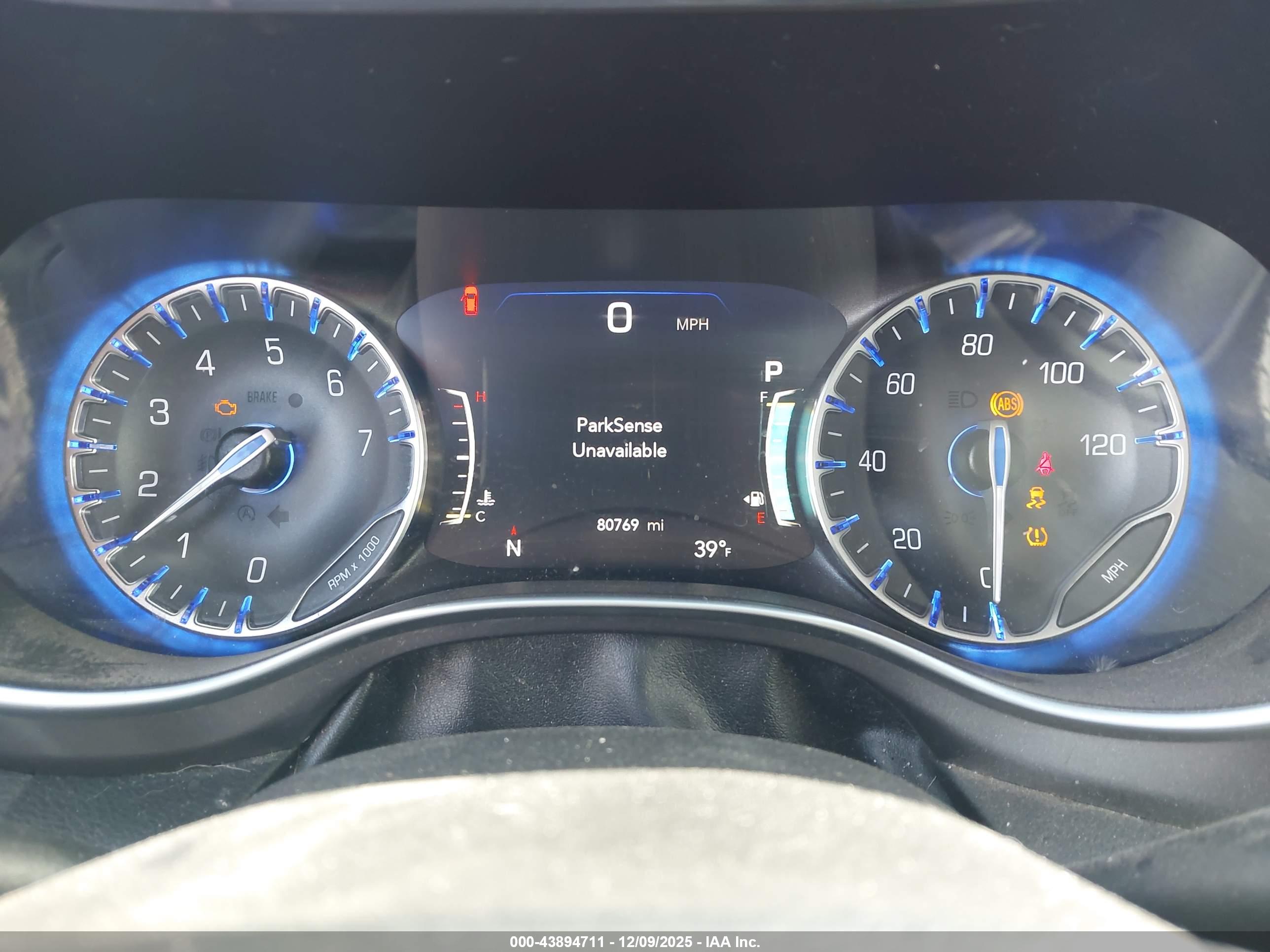 CHRYSLER PACIFICA image 7