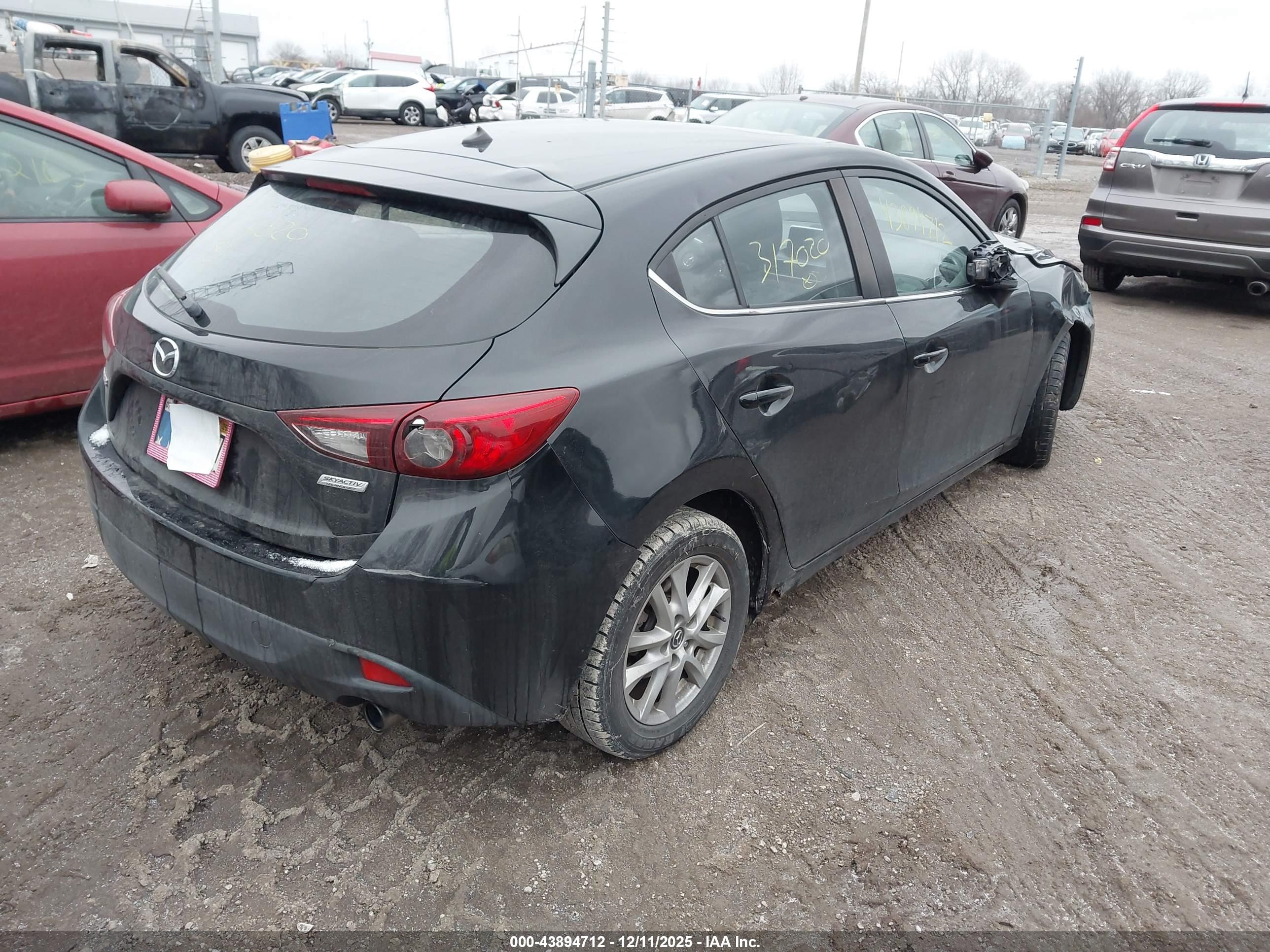MAZDA MAZDA3 image 4