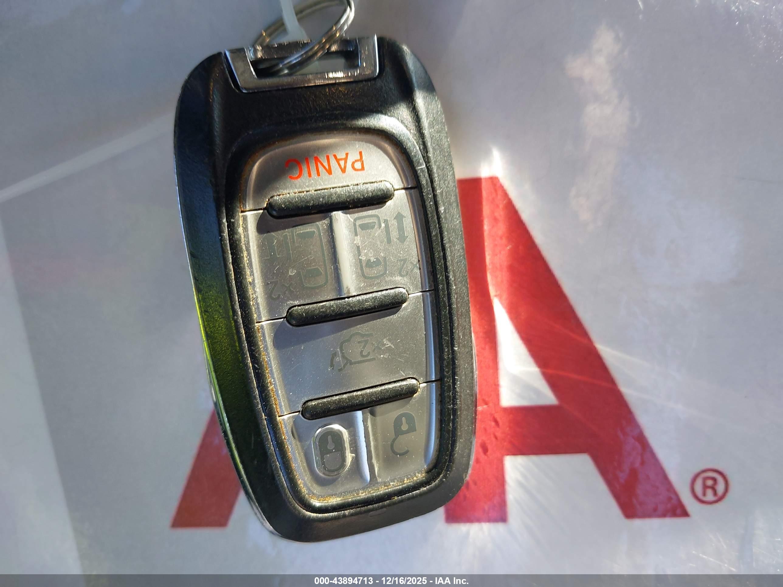 CHRYSLER PACIFICA image 11