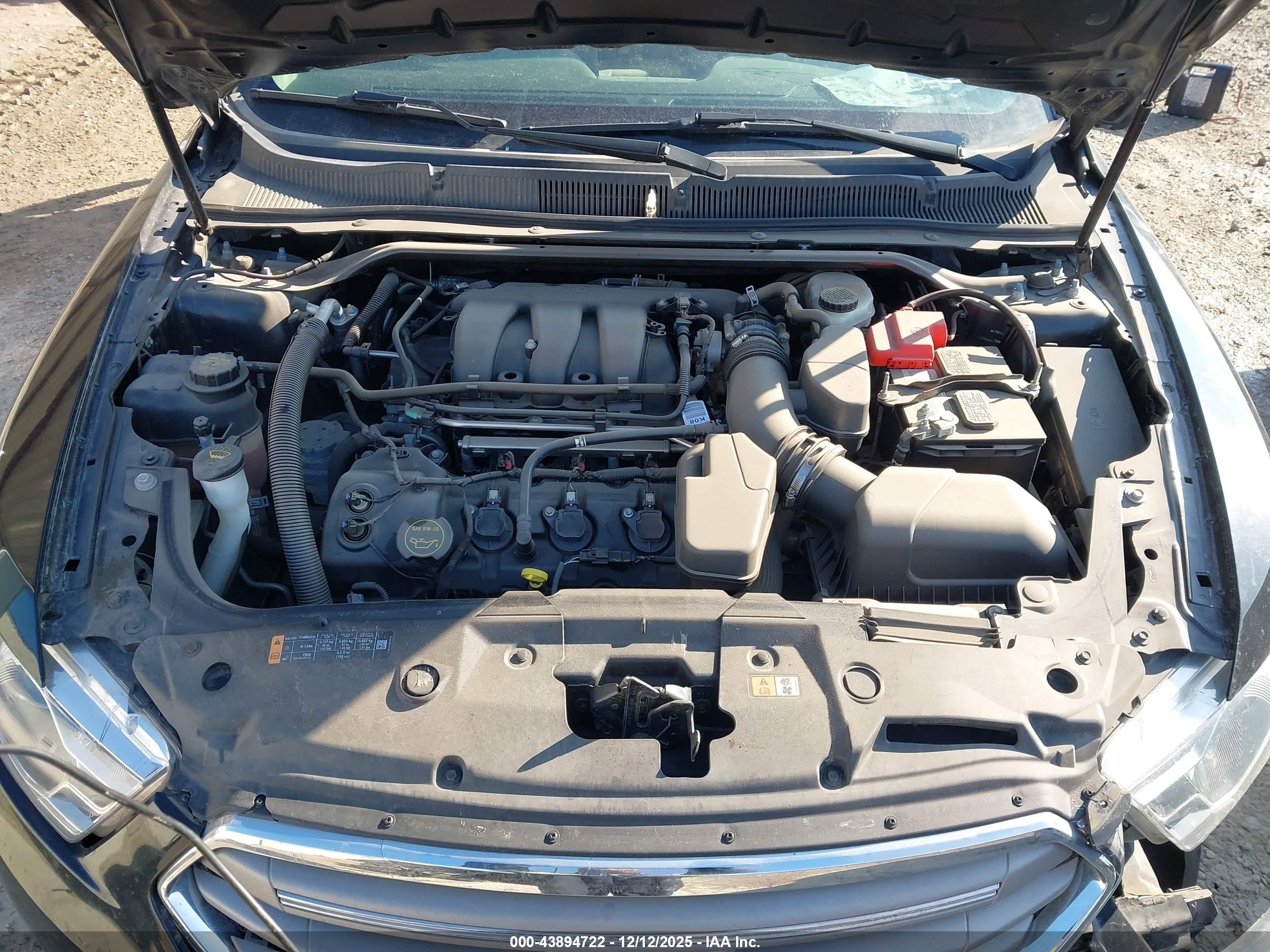 FORD TAURUS image 10