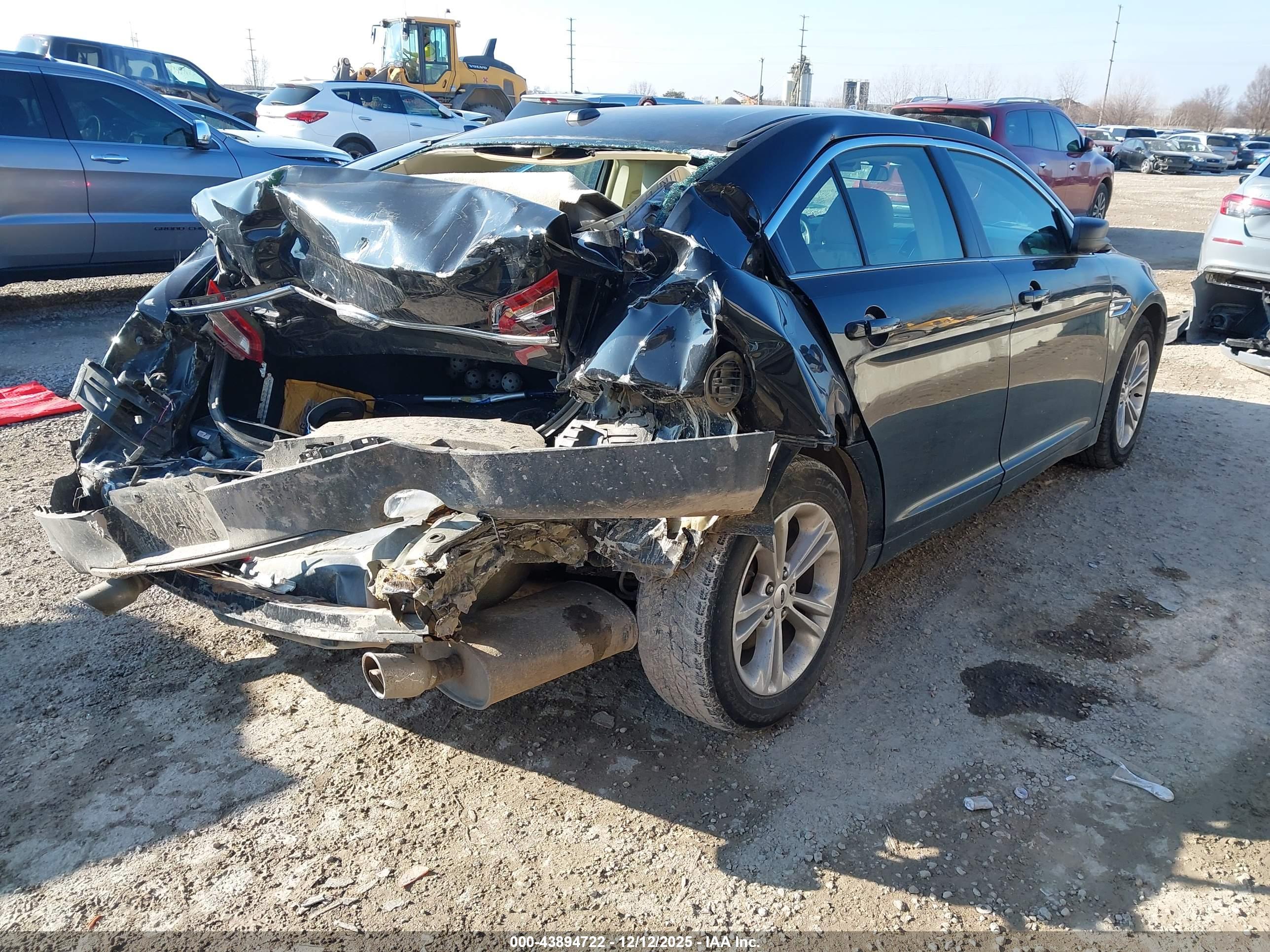 FORD TAURUS image 4