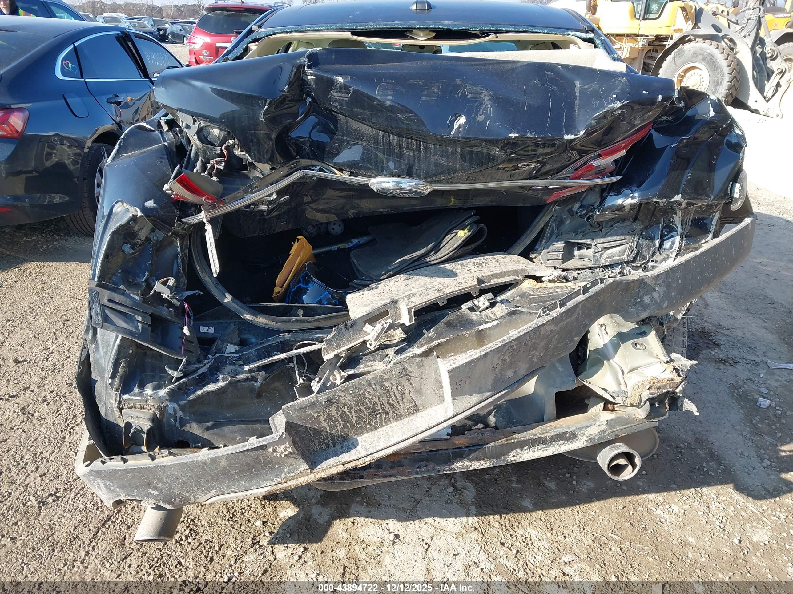 FORD TAURUS image 6