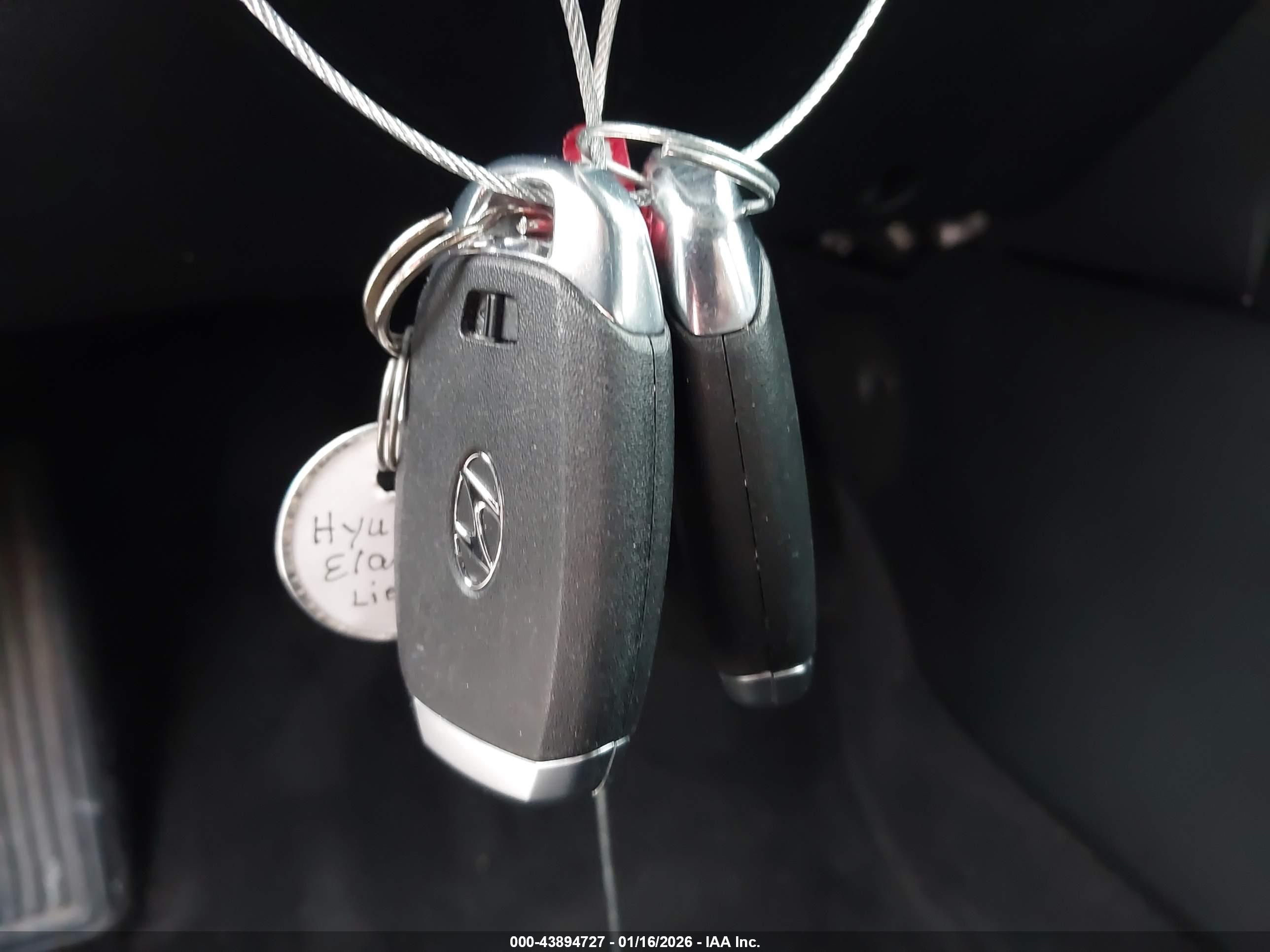 HYUNDAI ELANTRA image 11