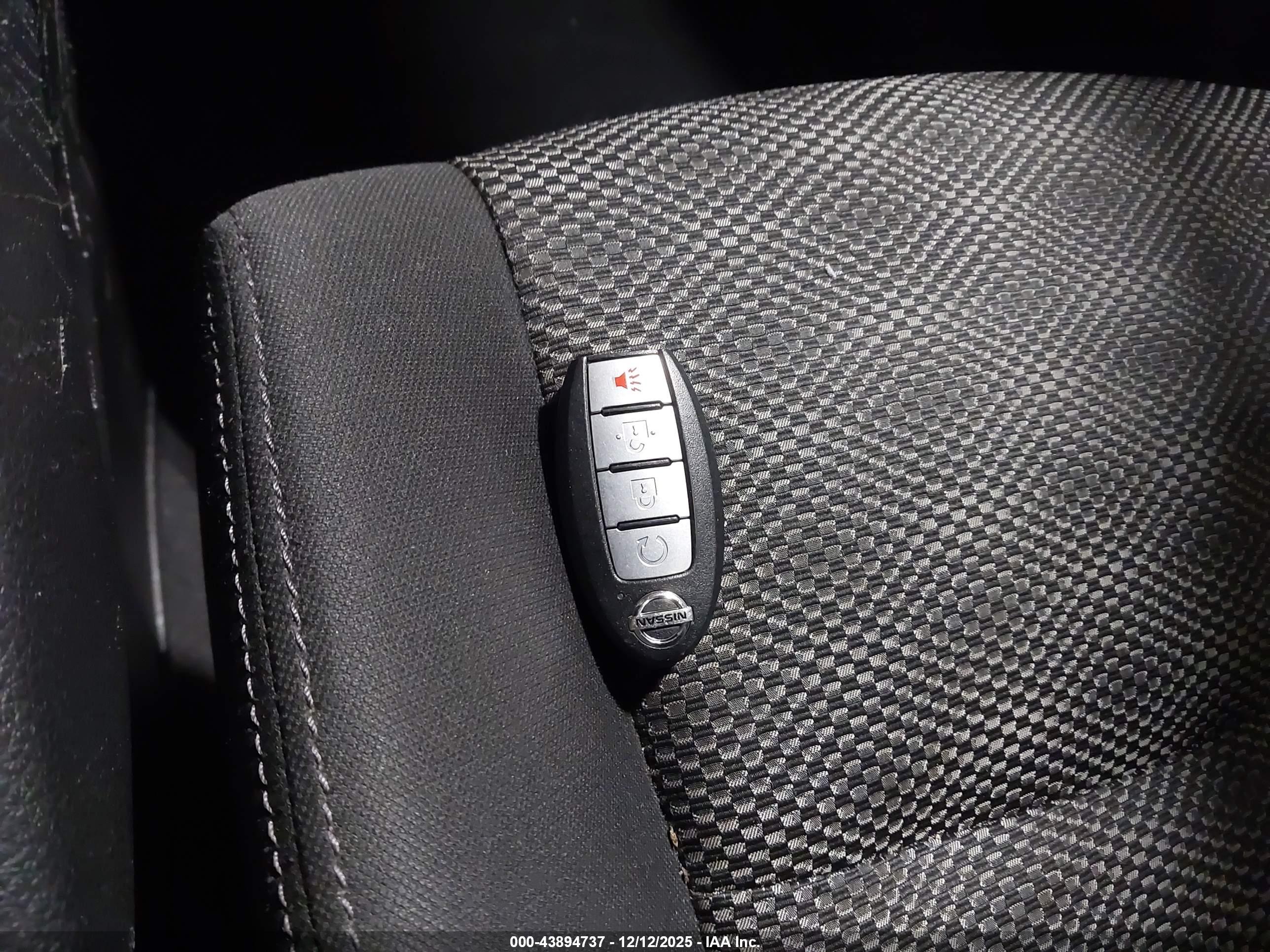 NISSAN ROGUE image 11