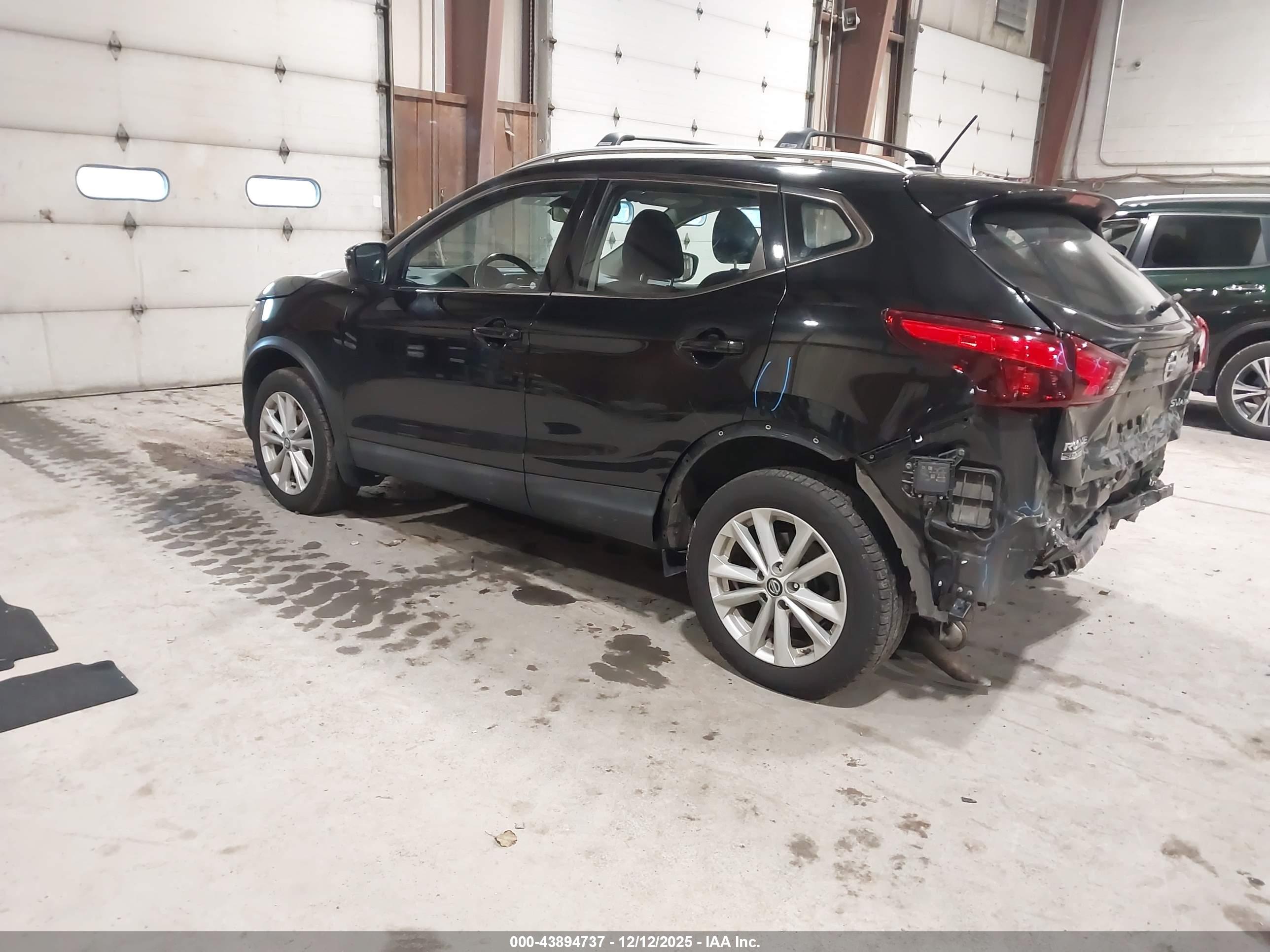NISSAN ROGUE image 3