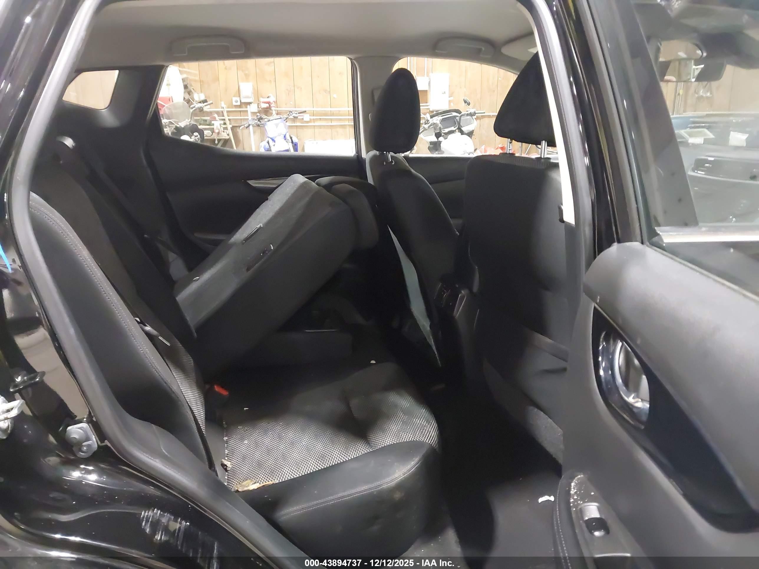 NISSAN ROGUE image 8