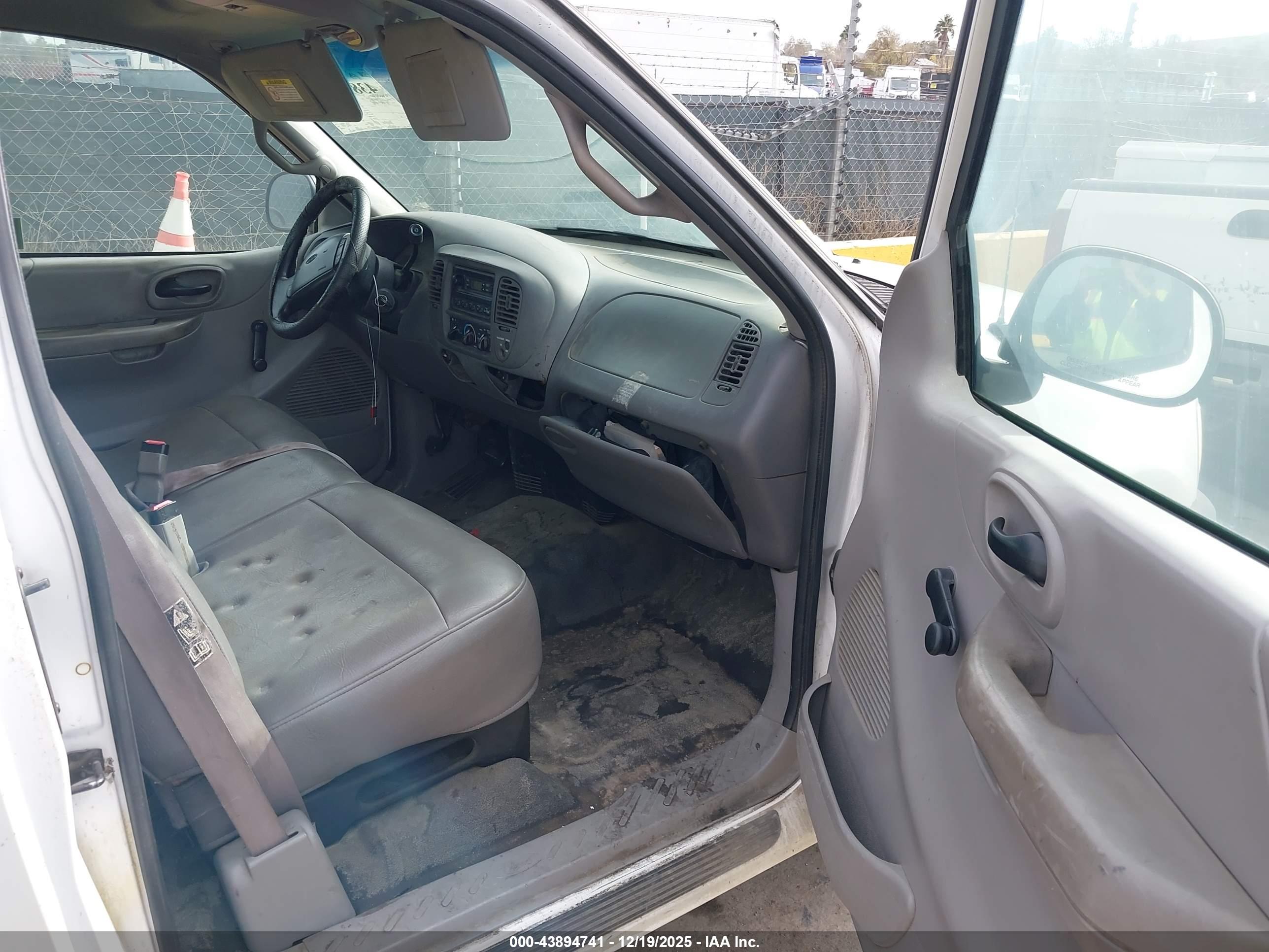 FORD F-150 image 5