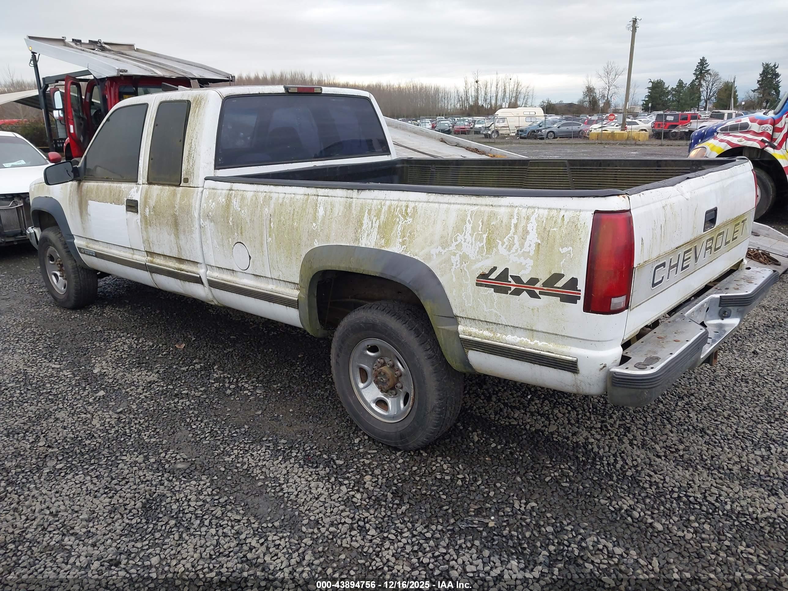 CHEVROLET K2500 image 3