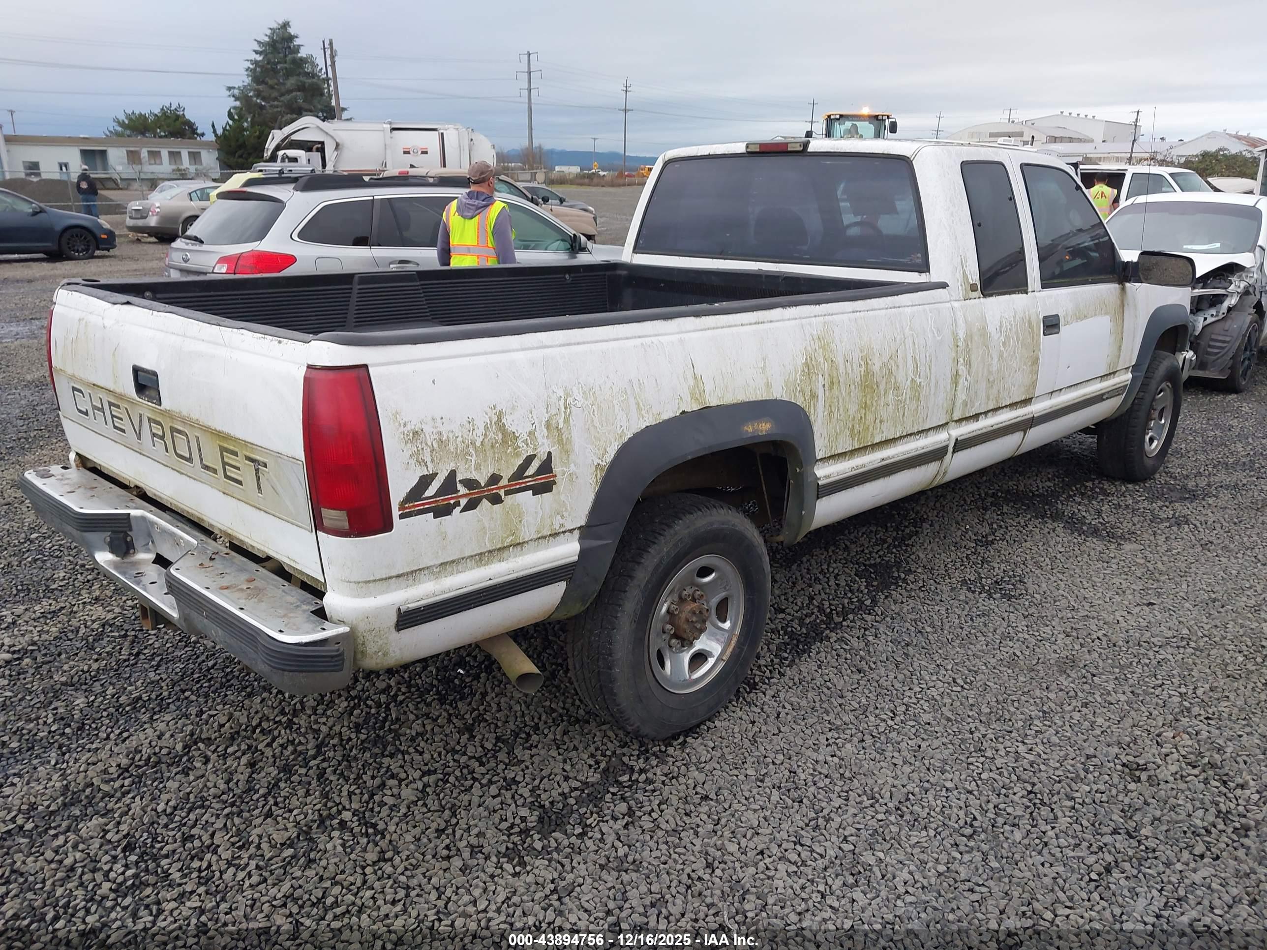 CHEVROLET K2500 image 4