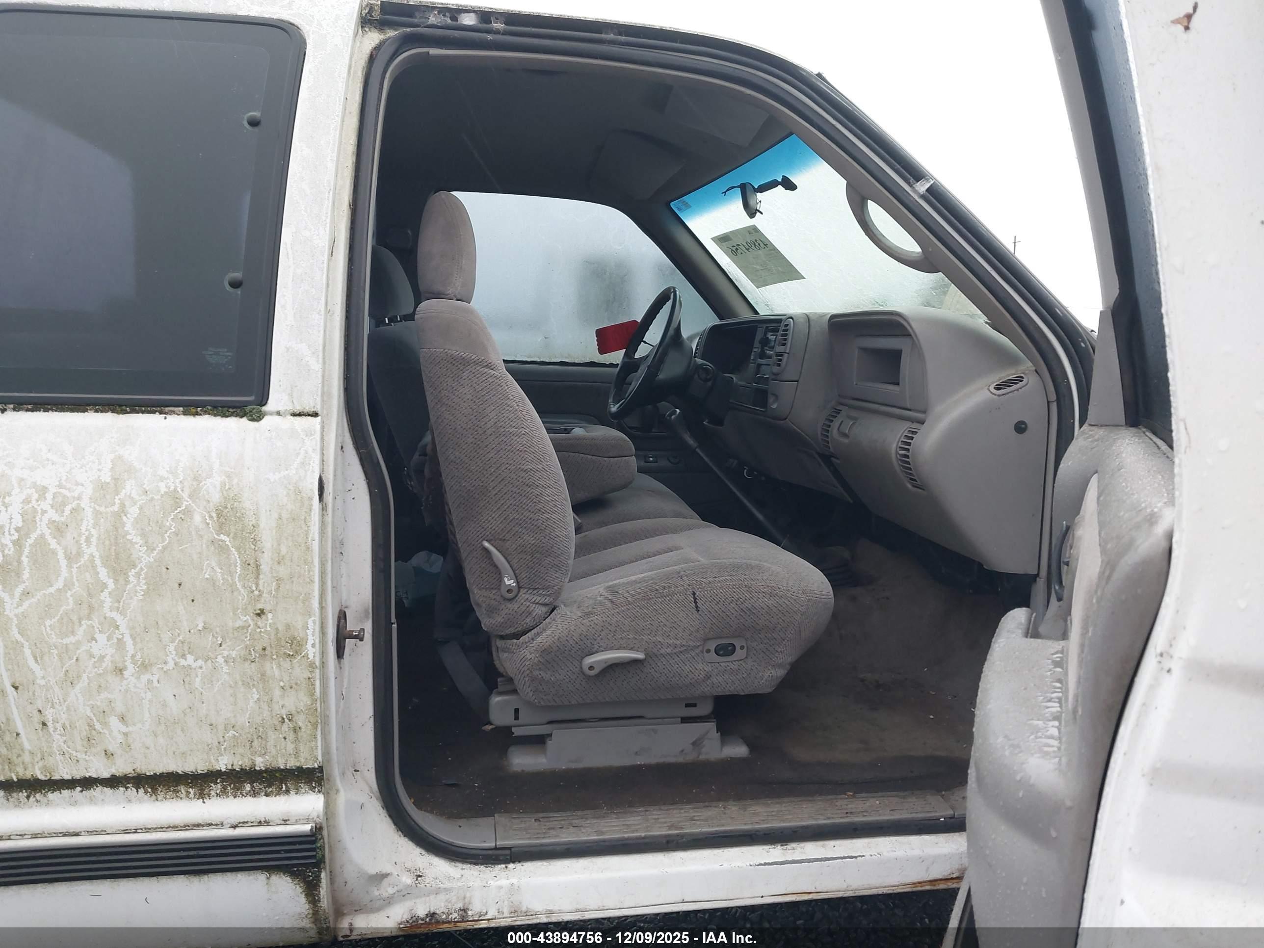 CHEVROLET K2500 image 5