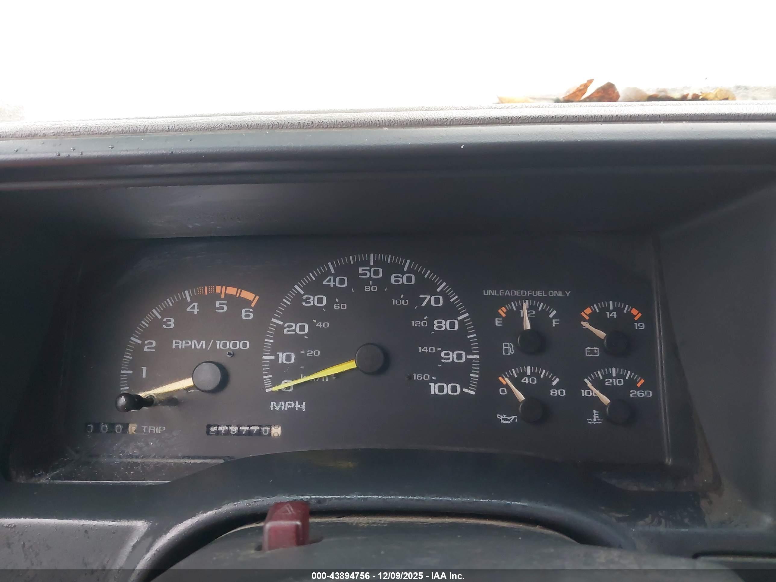 CHEVROLET K2500 image 7