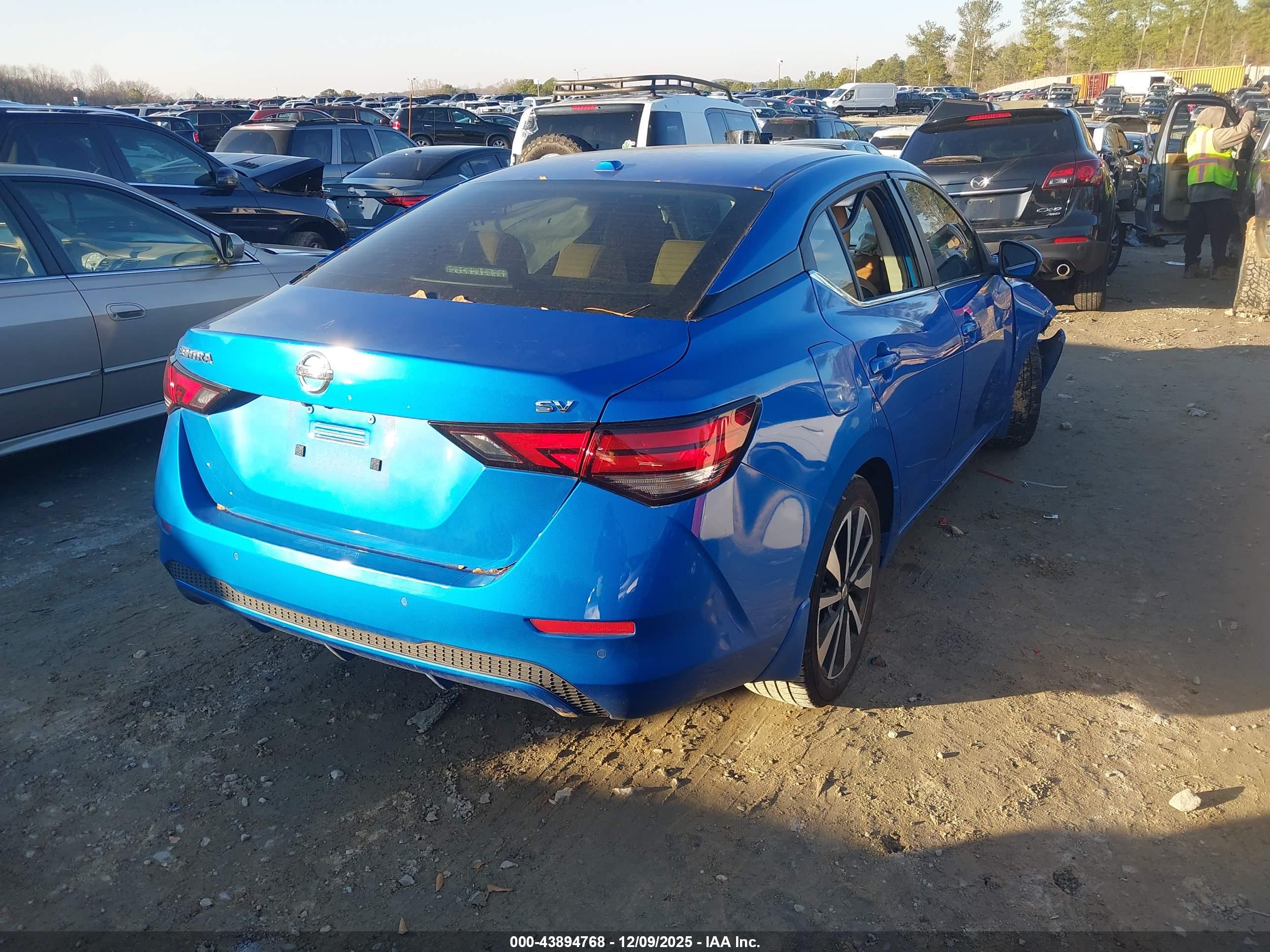 NISSAN SENTRA image 4