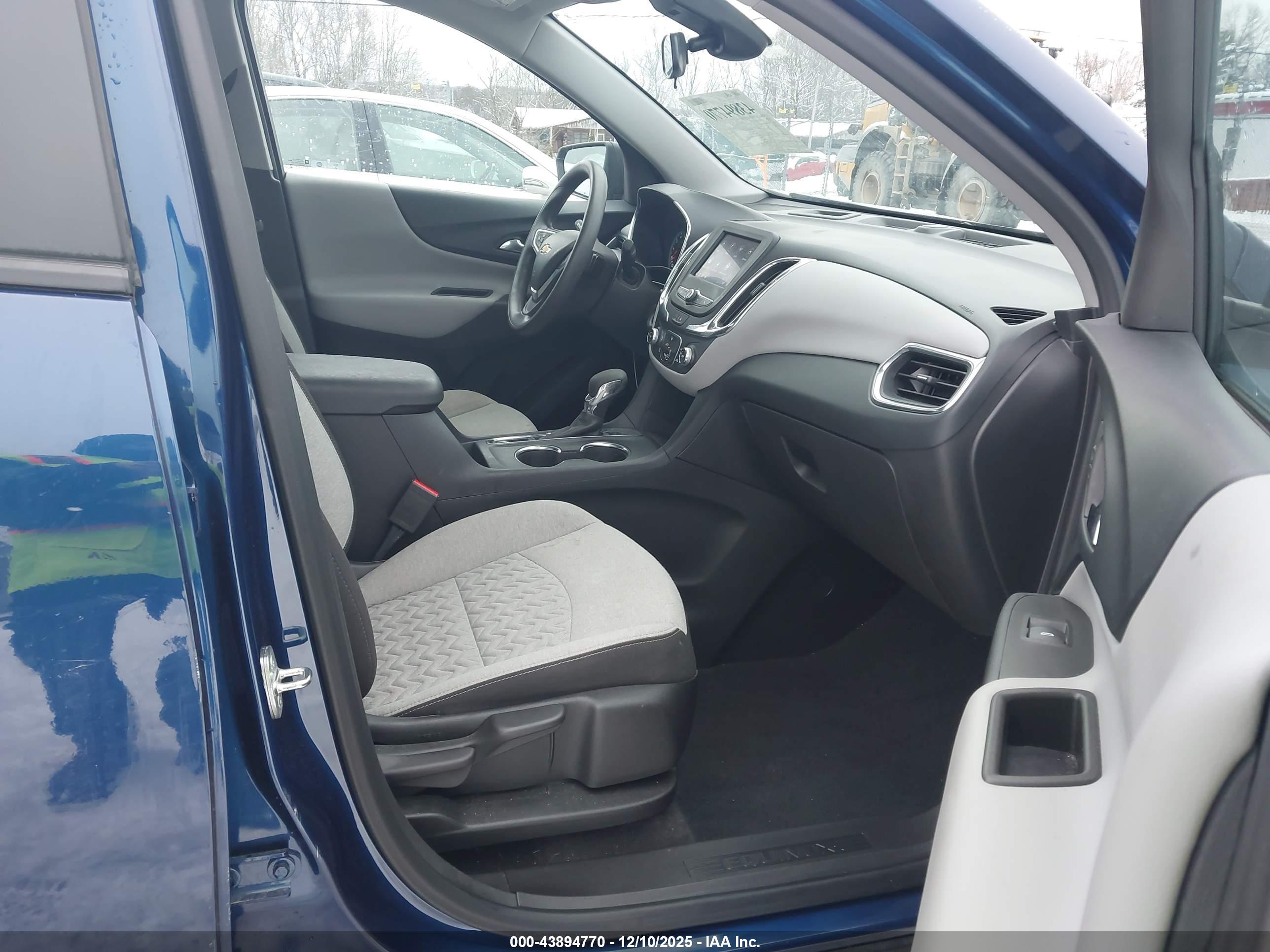 CHEVROLET EQUINOX image 5